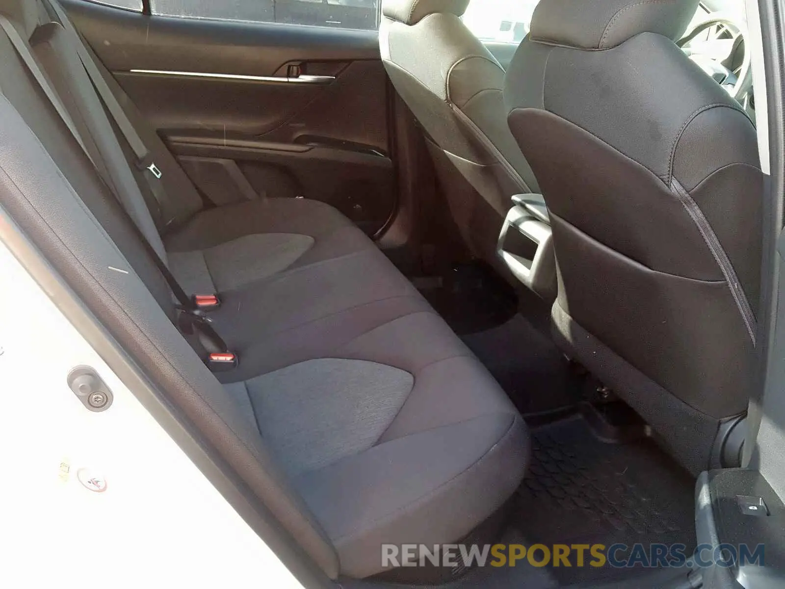 6 Photograph of a damaged car 4T1B31HK1KU511462 TOYOTA CAMRY 2019