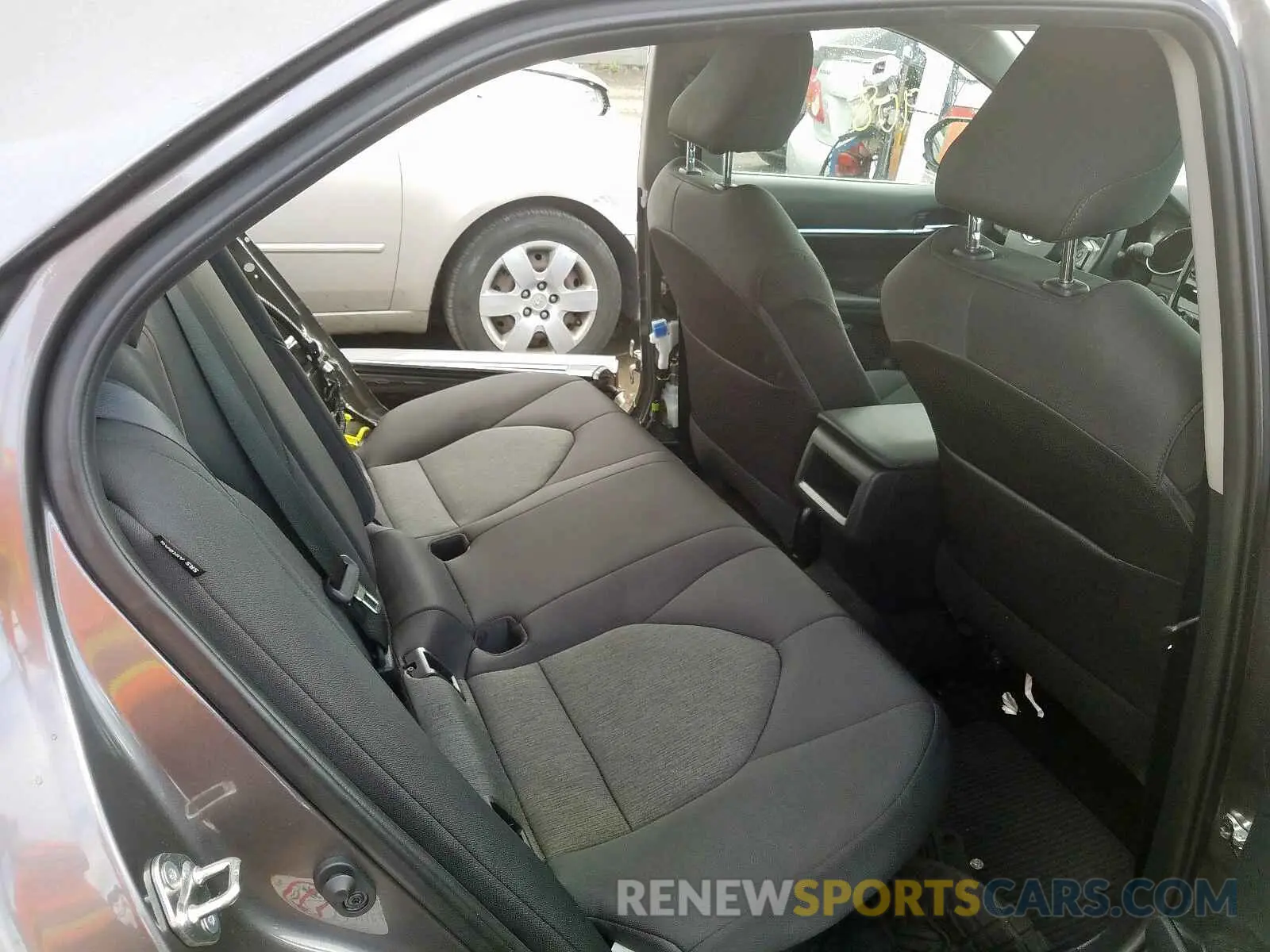 6 Photograph of a damaged car 4T1B31HK1KU512787 TOYOTA CAMRY 2019