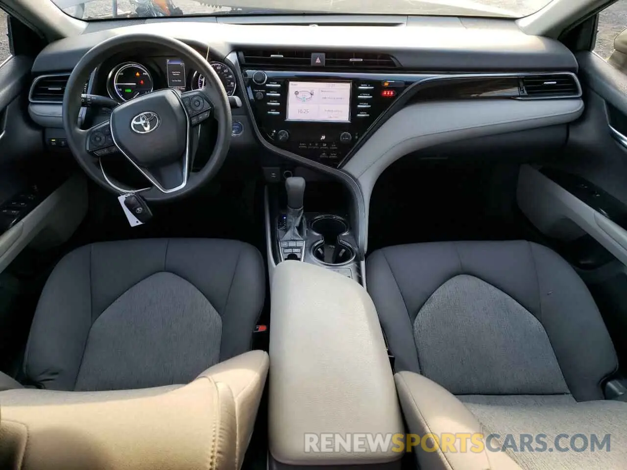 8 Photograph of a damaged car 4T1B31HK2KU512653 TOYOTA CAMRY 2019