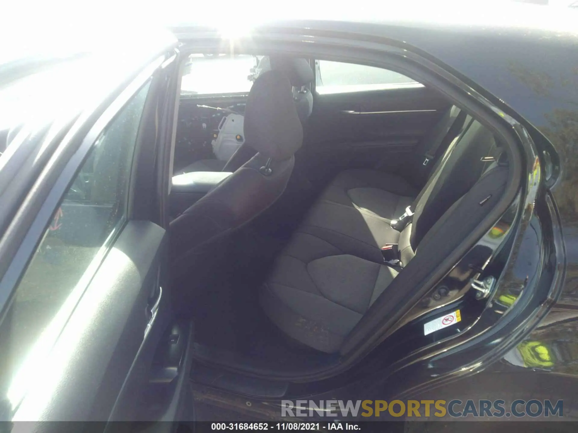 8 Фотография поврежденного автомобиля 4T1B31HK3KU006443 TOYOTA CAMRY 2019