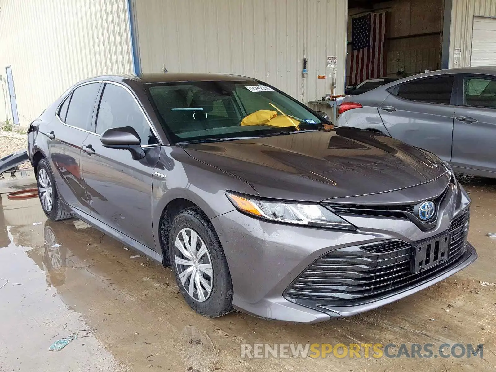 1 Photograph of a damaged car 4T1B31HK3KU006684 TOYOTA CAMRY 2019