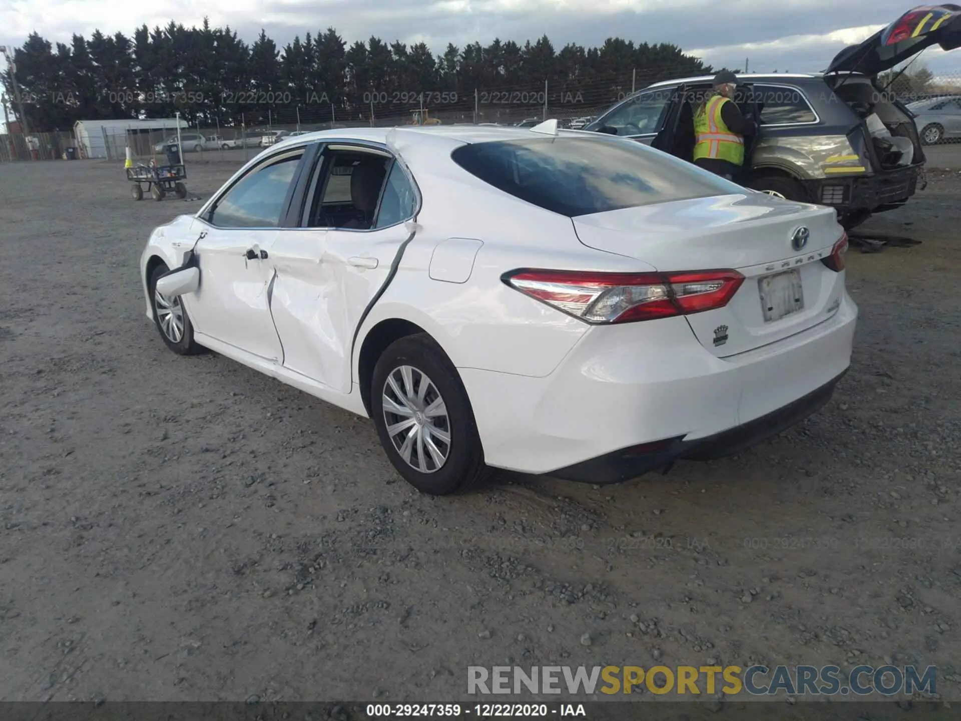 3 Photograph of a damaged car 4T1B31HK3KU008077 TOYOTA CAMRY 2019