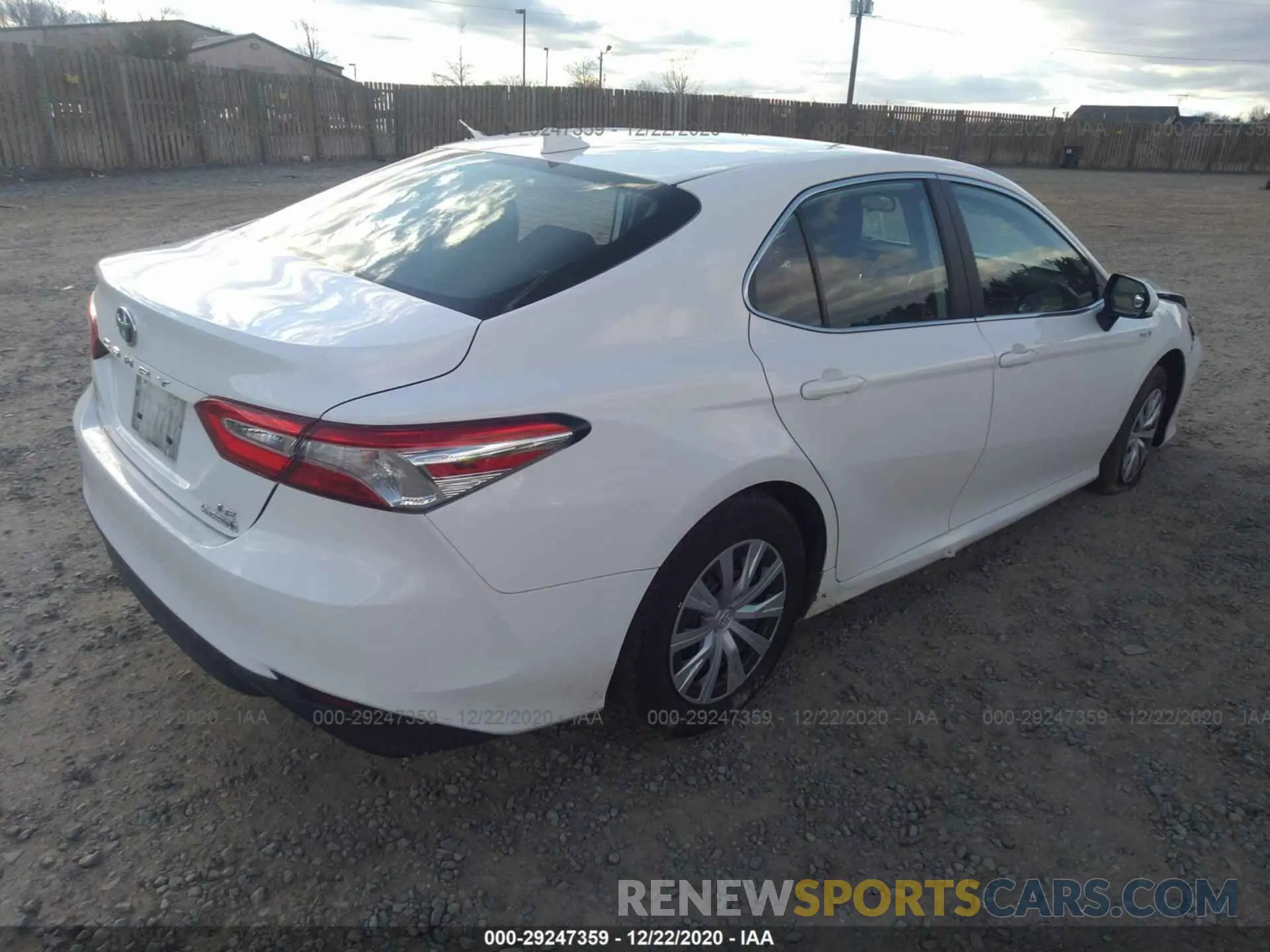 4 Photograph of a damaged car 4T1B31HK3KU008077 TOYOTA CAMRY 2019