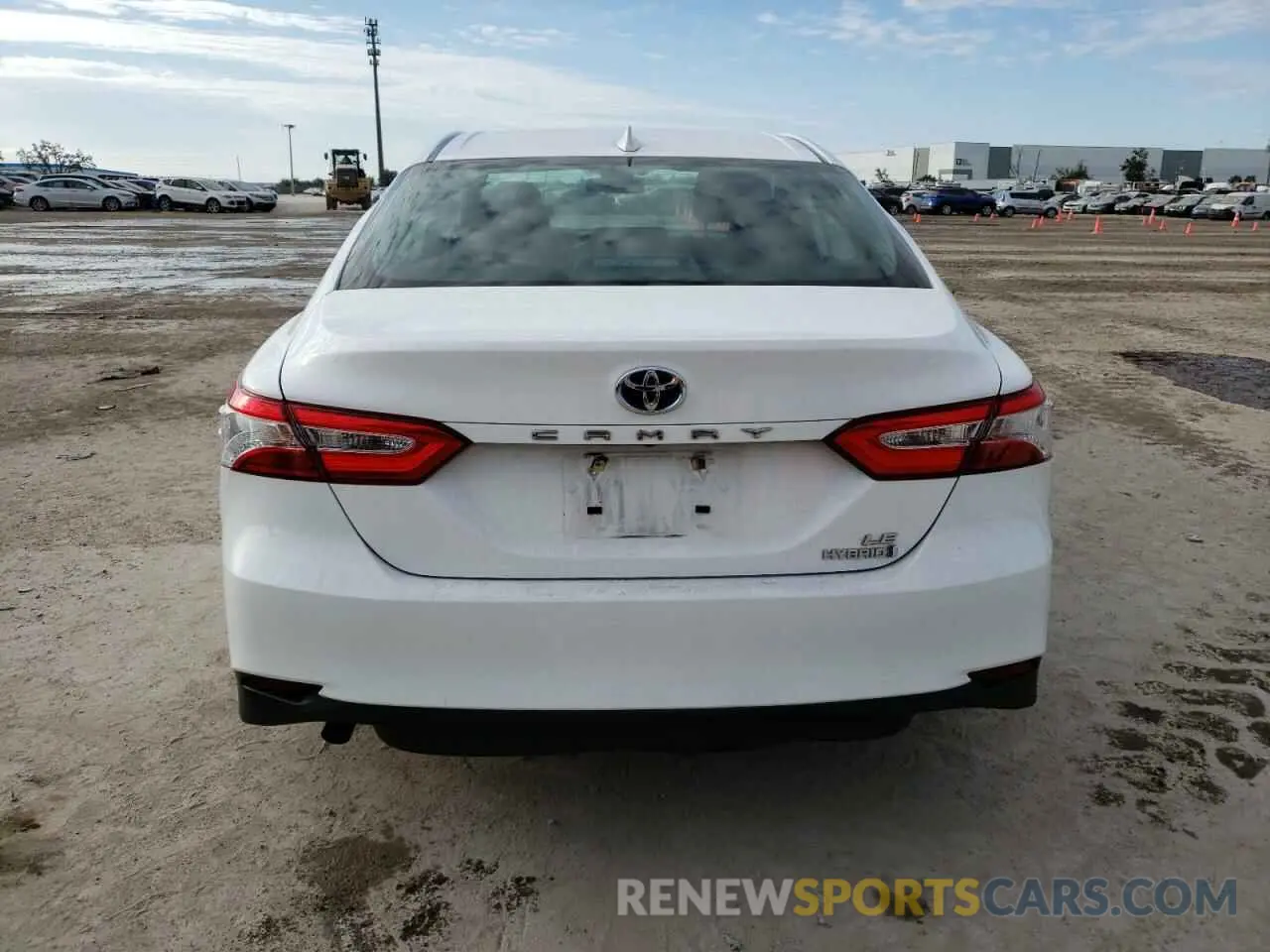 6 Photograph of a damaged car 4T1B31HK3KU008919 TOYOTA CAMRY 2019