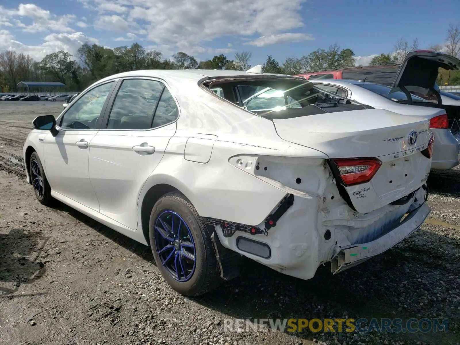 3 Photograph of a damaged car 4T1B31HK3KU510555 TOYOTA CAMRY 2019