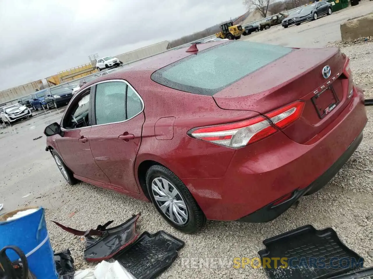 2 Photograph of a damaged car 4T1B31HK3KU512824 TOYOTA CAMRY 2019