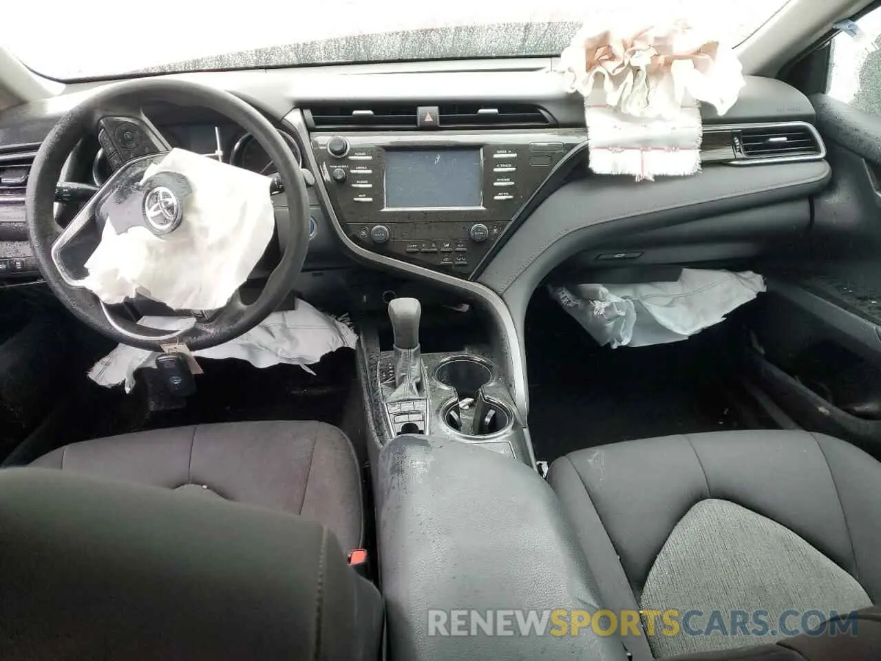 8 Photograph of a damaged car 4T1B31HK3KU512824 TOYOTA CAMRY 2019