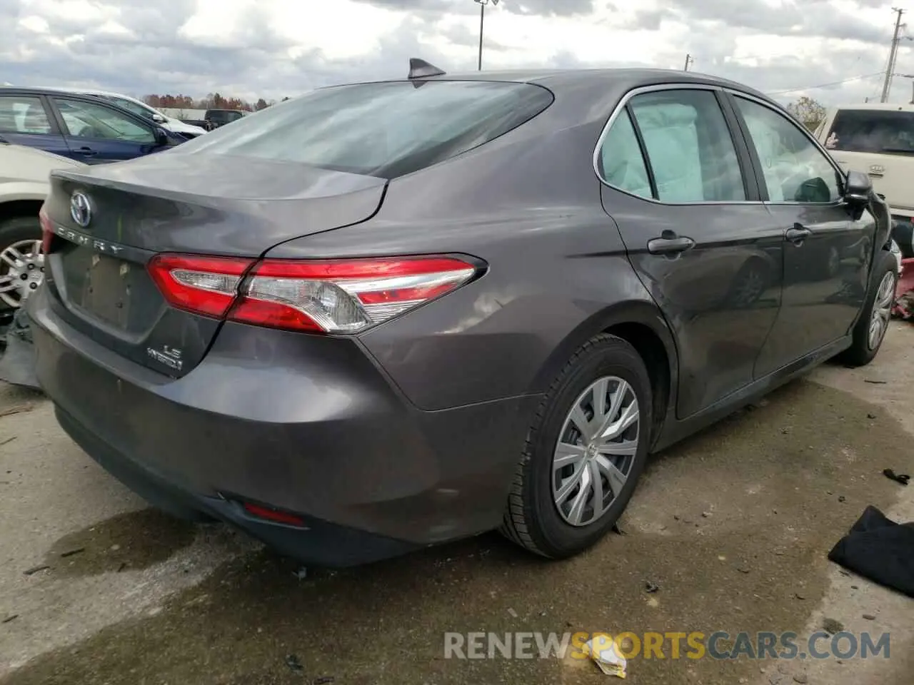 4 Photograph of a damaged car 4T1B31HK3KU513553 TOYOTA CAMRY 2019