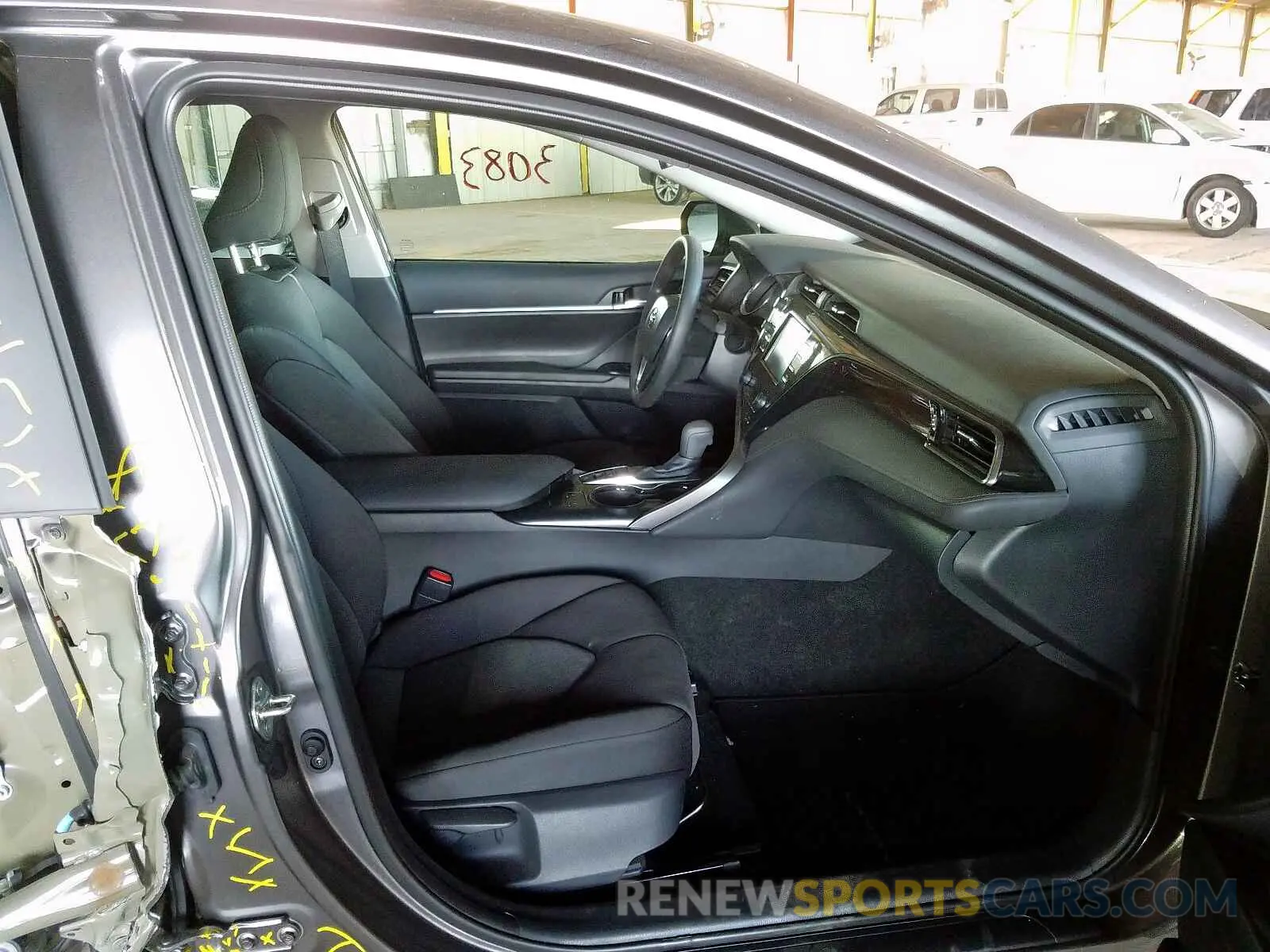 5 Photograph of a damaged car 4T1B31HK4KU008816 TOYOTA CAMRY 2019