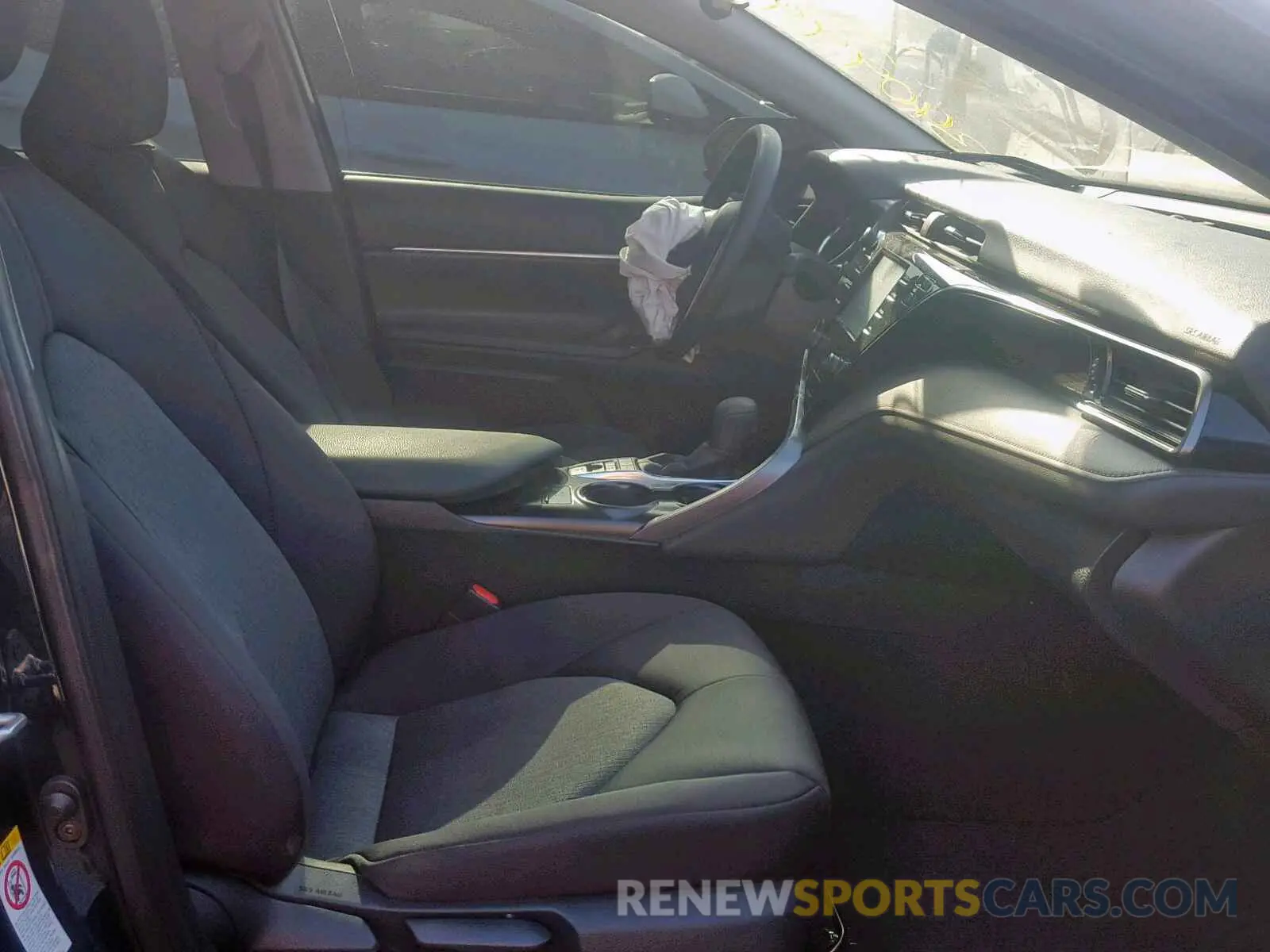 5 Photograph of a damaged car 4T1B31HK4KU511133 TOYOTA CAMRY 2019
