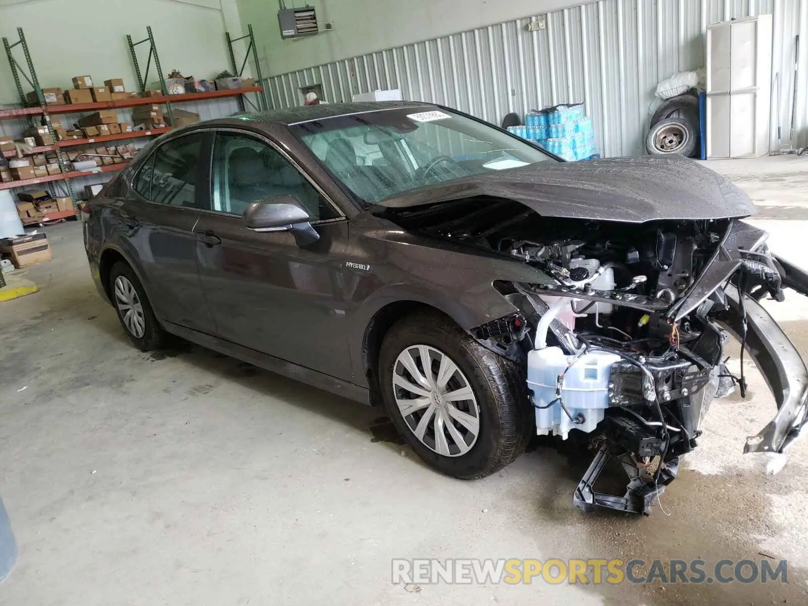 1 Photograph of a damaged car 4T1B31HK4KU511794 TOYOTA CAMRY 2019