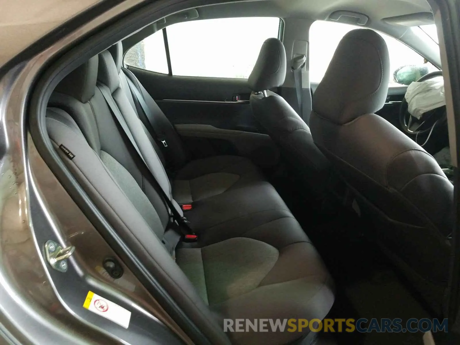 6 Photograph of a damaged car 4T1B31HK4KU511794 TOYOTA CAMRY 2019