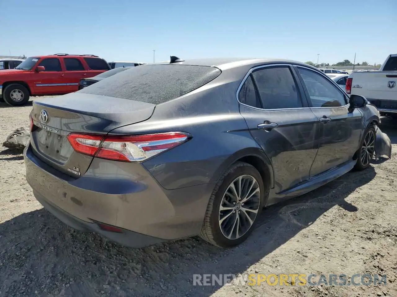 3 Photograph of a damaged car 4T1B31HK4KU514923 TOYOTA CAMRY 2019