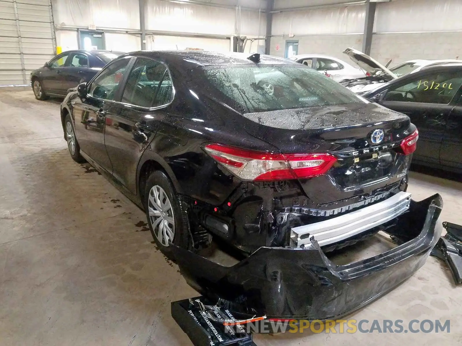 3 Photograph of a damaged car 4T1B31HK6KU515264 TOYOTA CAMRY 2019