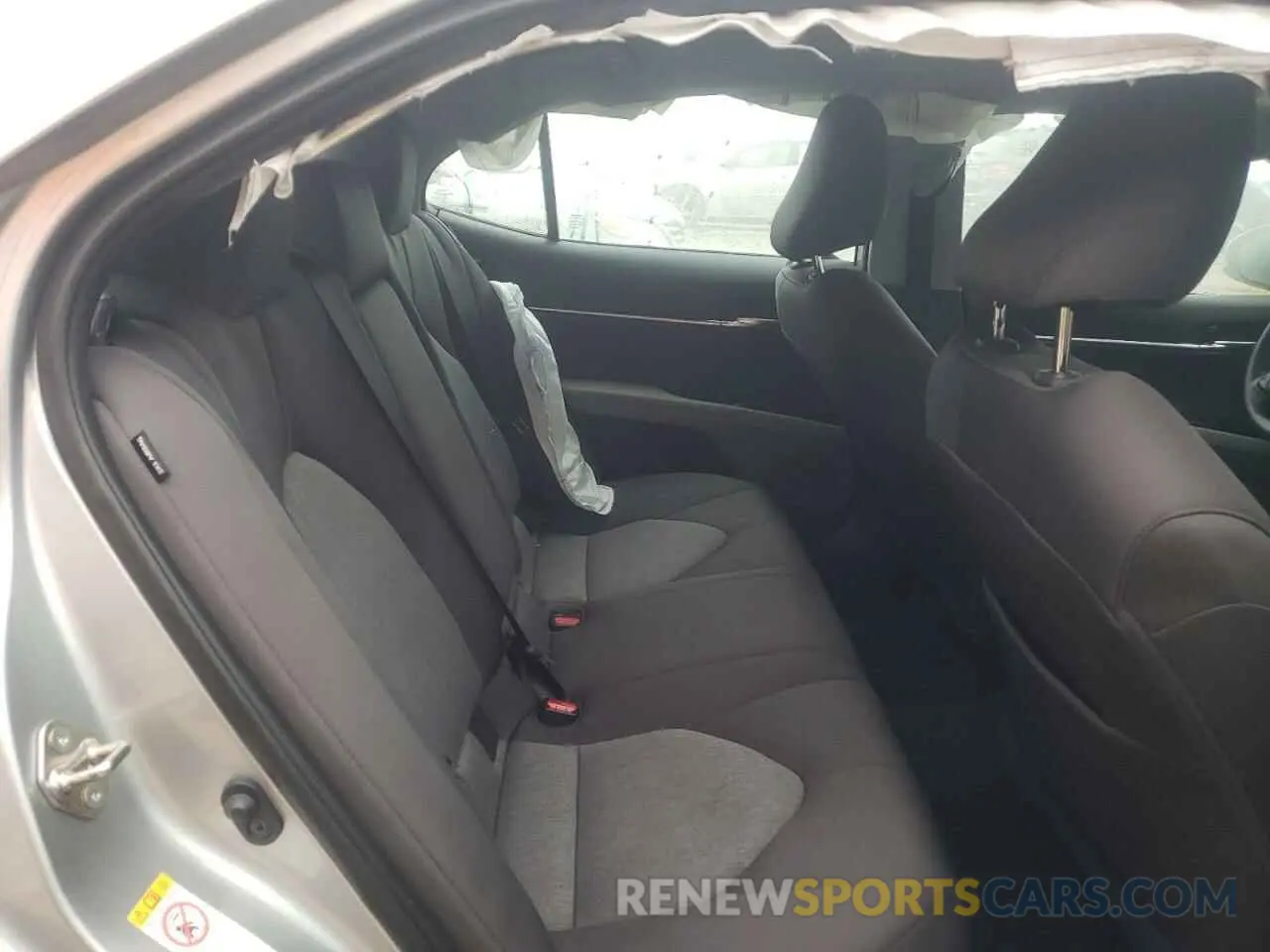 6 Photograph of a damaged car 4T1B31HK8KU509952 TOYOTA CAMRY 2019