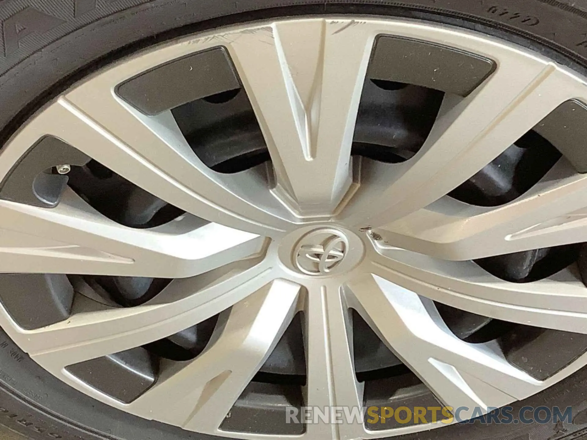 24 Photograph of a damaged car 4T1B31HK8KU513998 TOYOTA CAMRY 2019