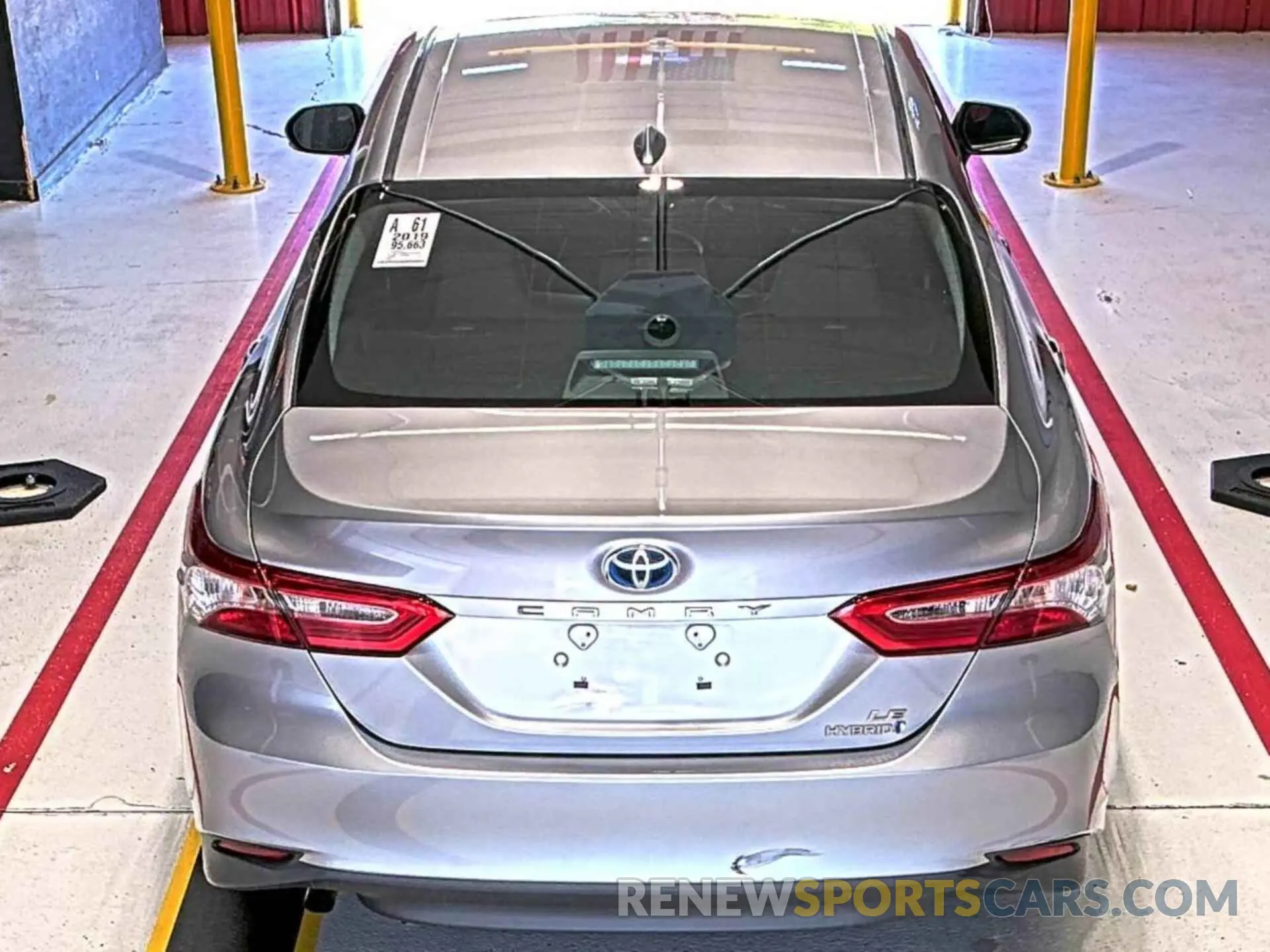 20 Photograph of a damaged car 4T1B31HK8KU514200 TOYOTA CAMRY 2019