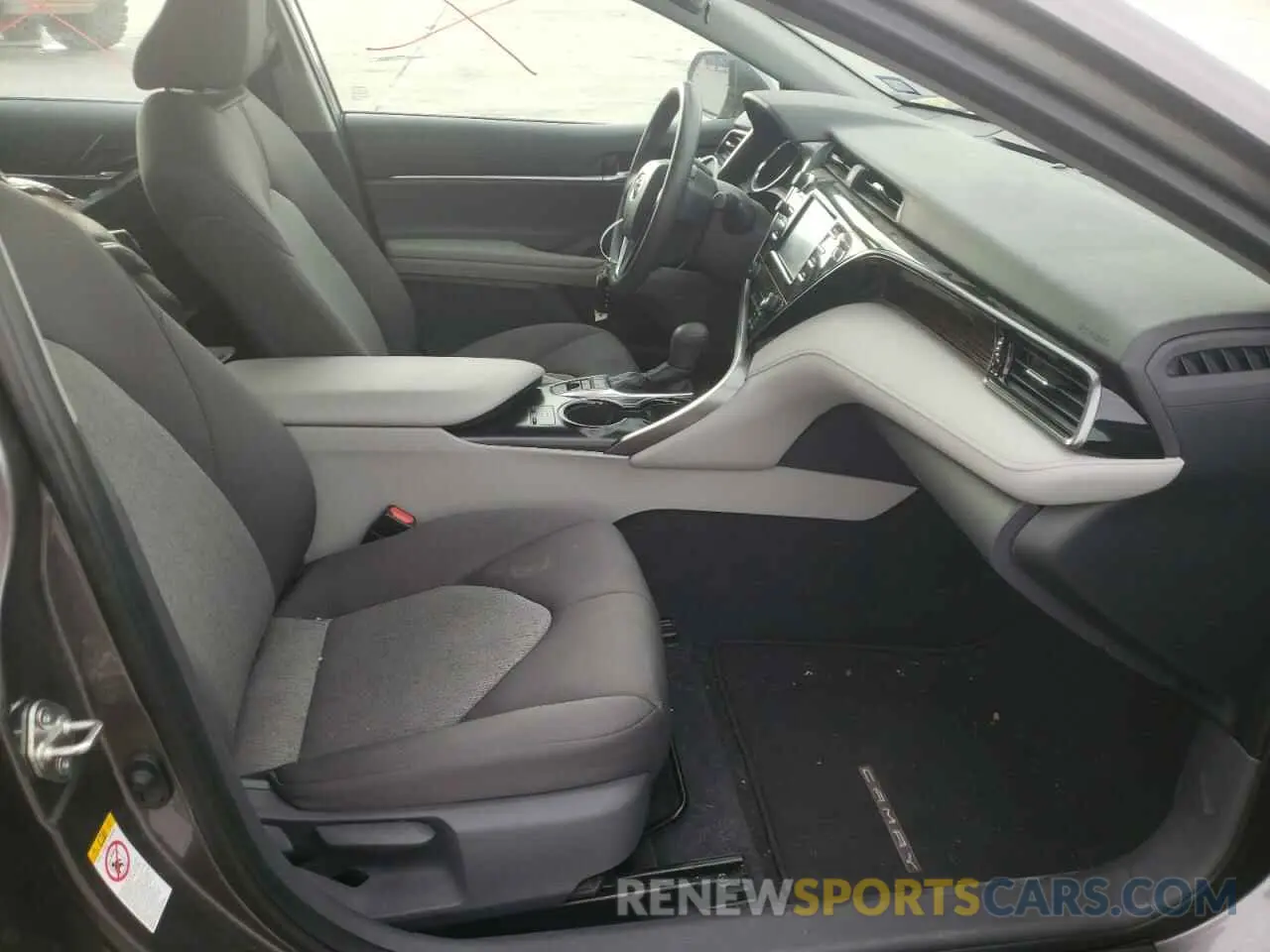 5 Photograph of a damaged car 4T1B31HK9KU509832 TOYOTA CAMRY 2019