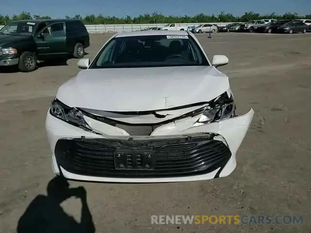 13 Photograph of a damaged car 4T1B31HKXKU008075 TOYOTA CAMRY 2019