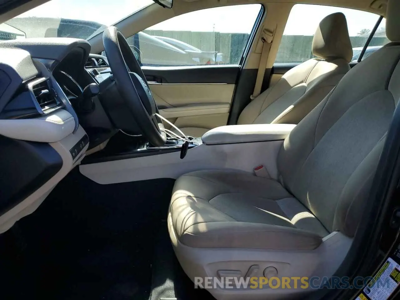 7 Фотография поврежденного автомобиля 4T1B31HKXKU509337 TOYOTA CAMRY 2019