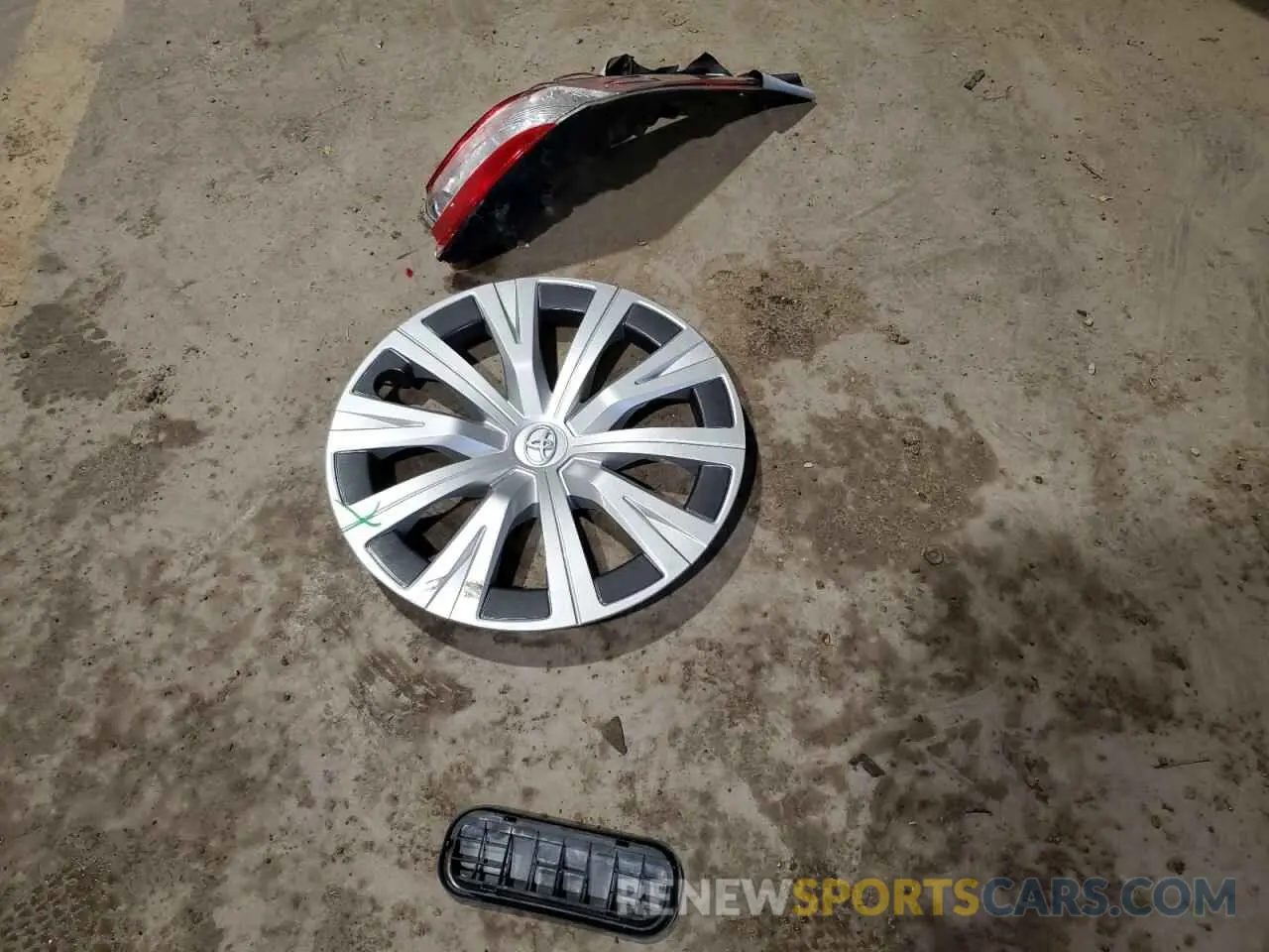 12 Photograph of a damaged car 4T1B31HKXKU514814 TOYOTA CAMRY 2019