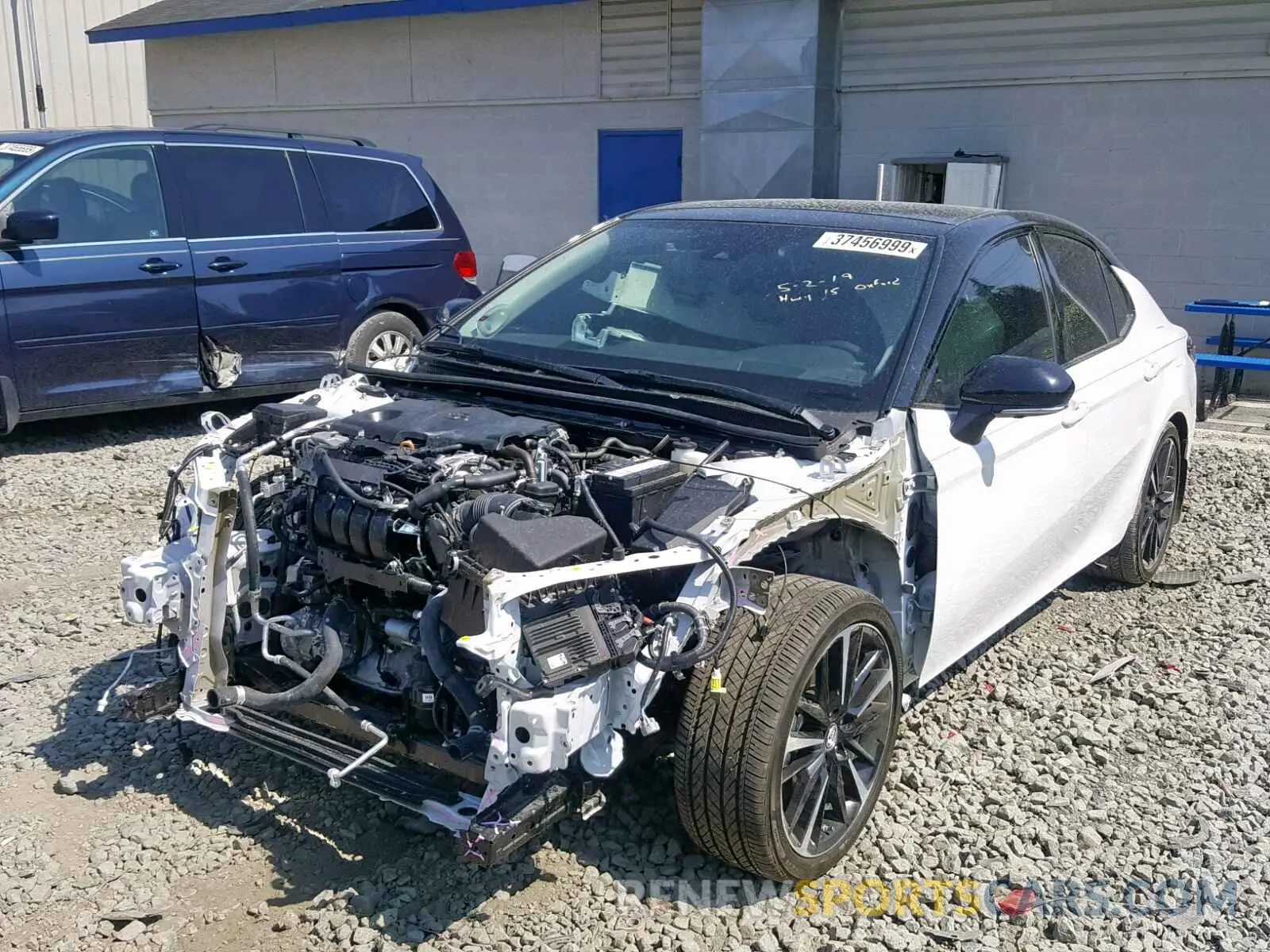 2 Photograph of a damaged car 4T1B61HK0KU160440 TOYOTA CAMRY 2019