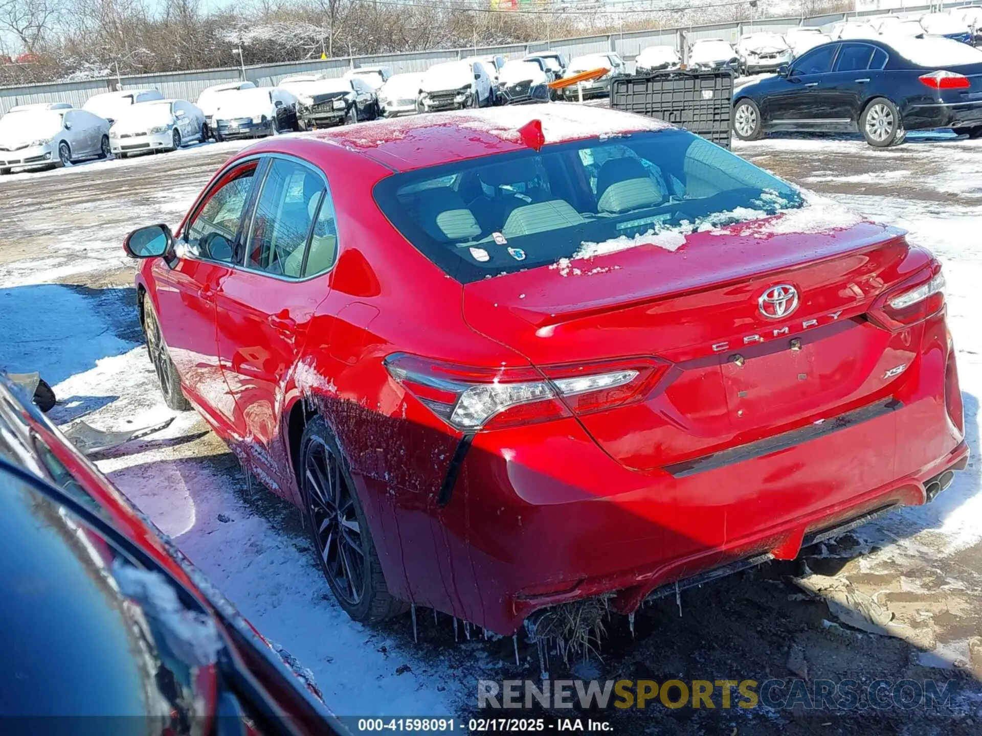 3 Photograph of a damaged car 4T1B61HK0KU171499 TOYOTA CAMRY 2019