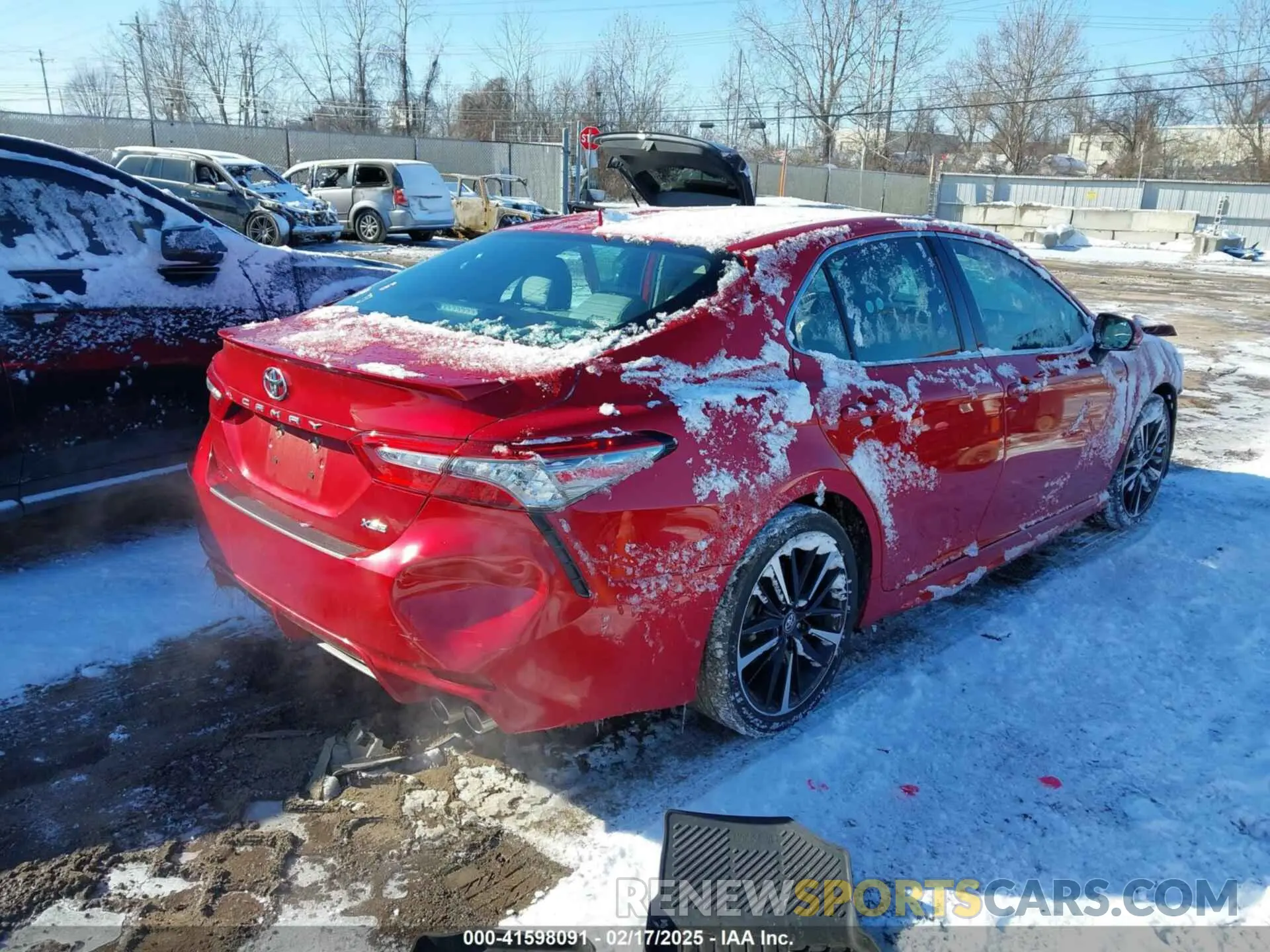 4 Photograph of a damaged car 4T1B61HK0KU171499 TOYOTA CAMRY 2019