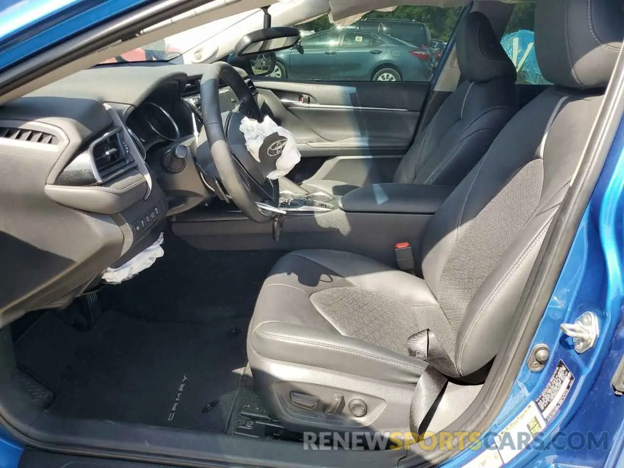 7 Photograph of a damaged car 4T1B61HK0KU185953 TOYOTA CAMRY 2019