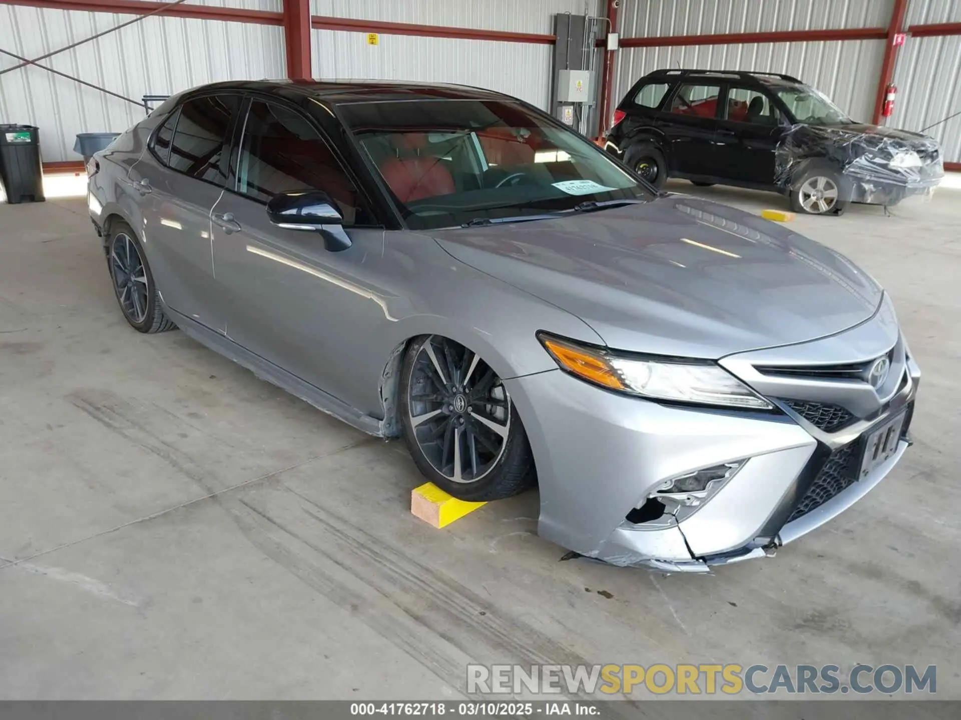 1 Фотография поврежденного автомобиля 4T1B61HK0KU187122 TOYOTA CAMRY 2019