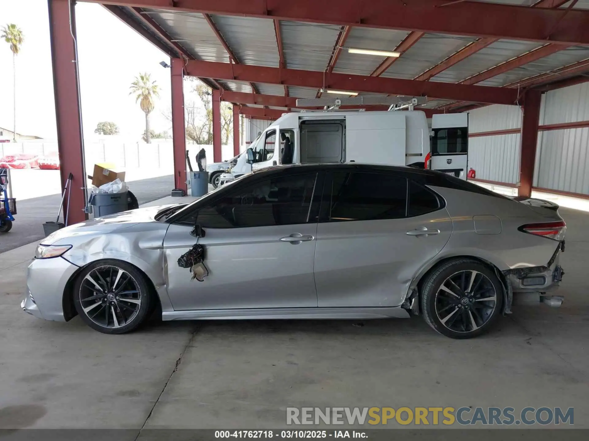 14 Фотография поврежденного автомобиля 4T1B61HK0KU187122 TOYOTA CAMRY 2019