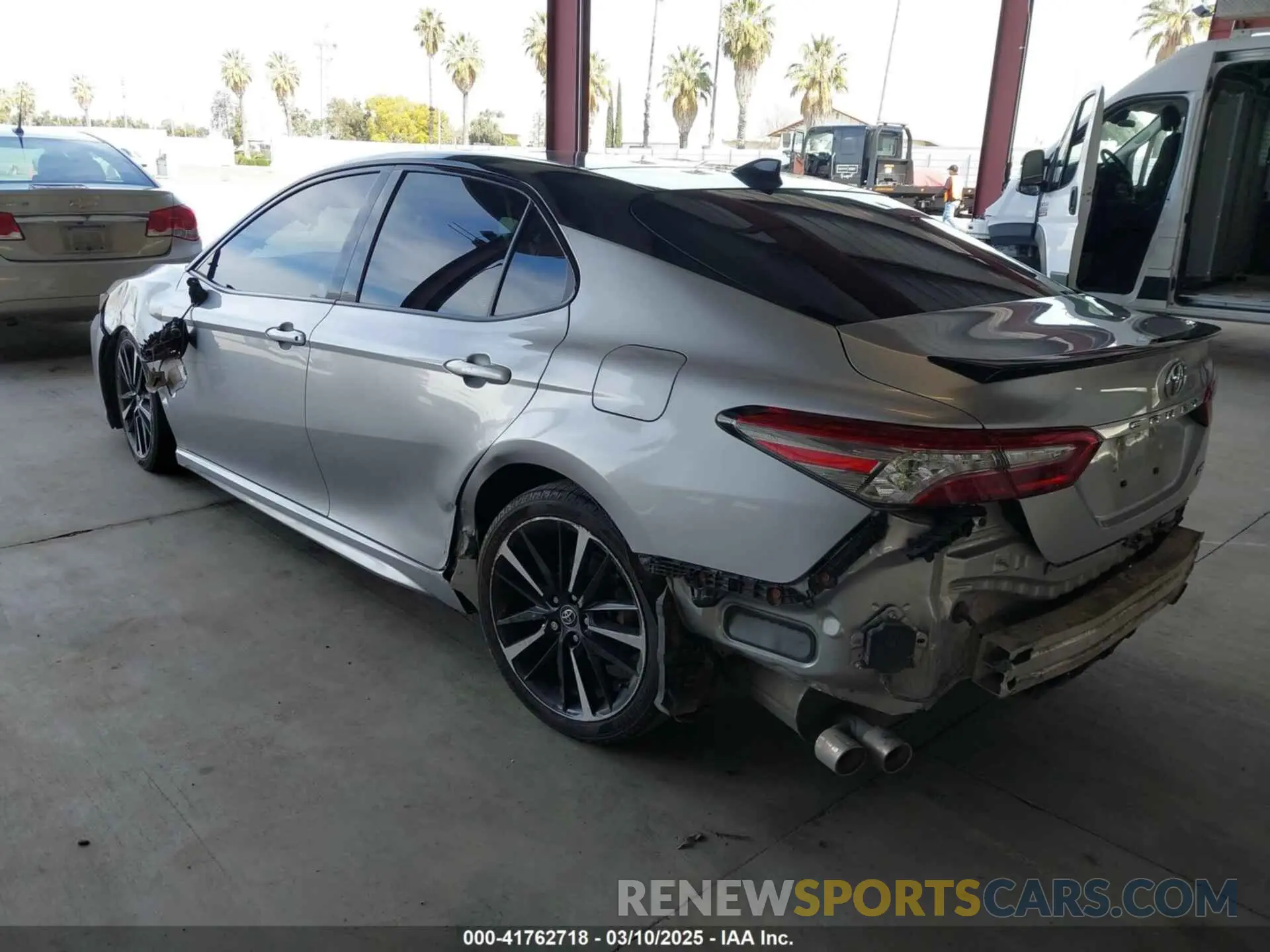 3 Фотография поврежденного автомобиля 4T1B61HK0KU187122 TOYOTA CAMRY 2019