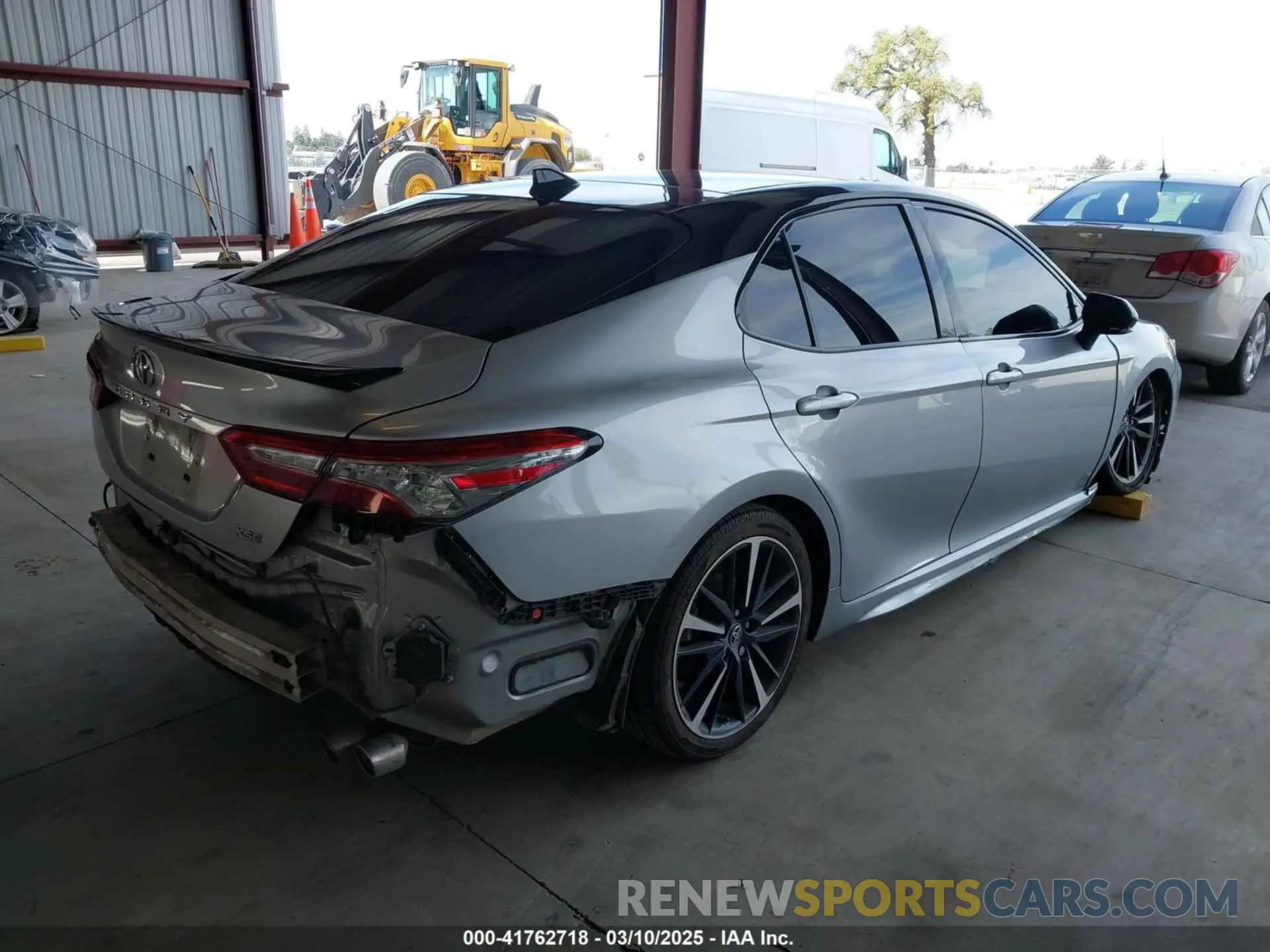 4 Фотография поврежденного автомобиля 4T1B61HK0KU187122 TOYOTA CAMRY 2019