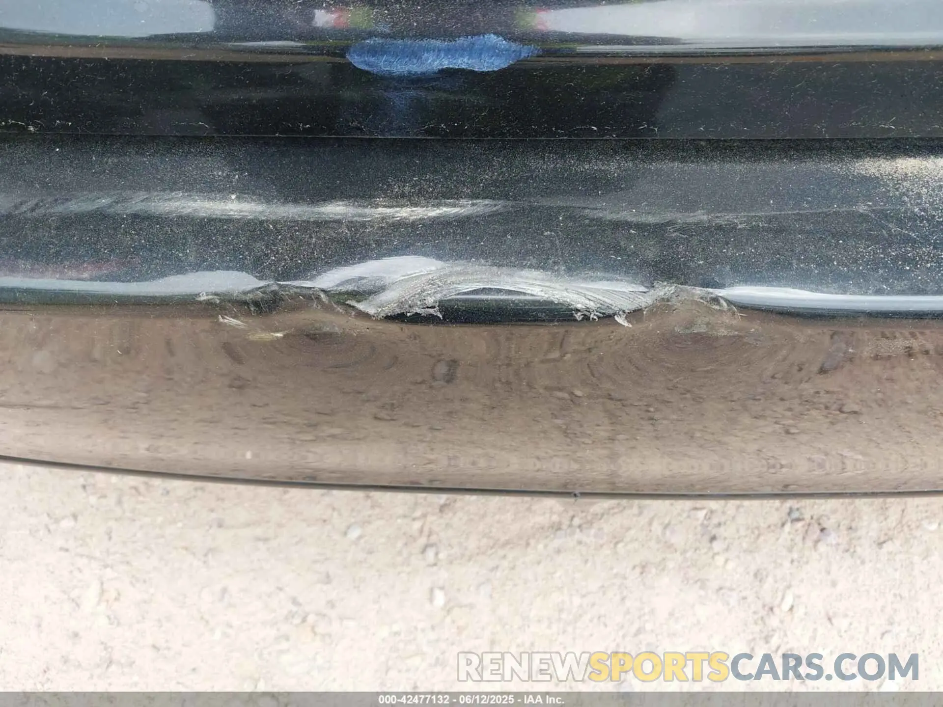18 Photograph of a damaged car 4T1B61HK0KU215713 TOYOTA CAMRY 2019