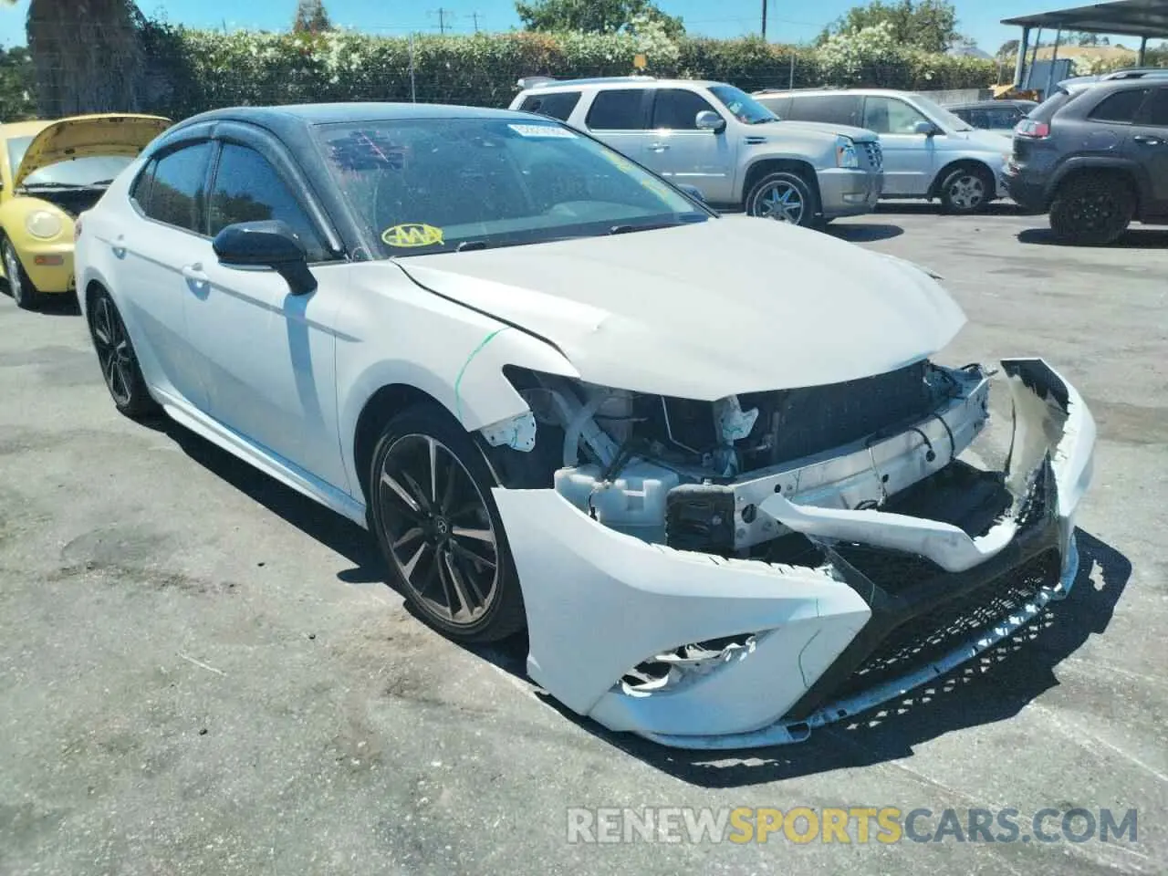 1 Фотография поврежденного автомобиля 4T1B61HK0KU245794 TOYOTA CAMRY 2019