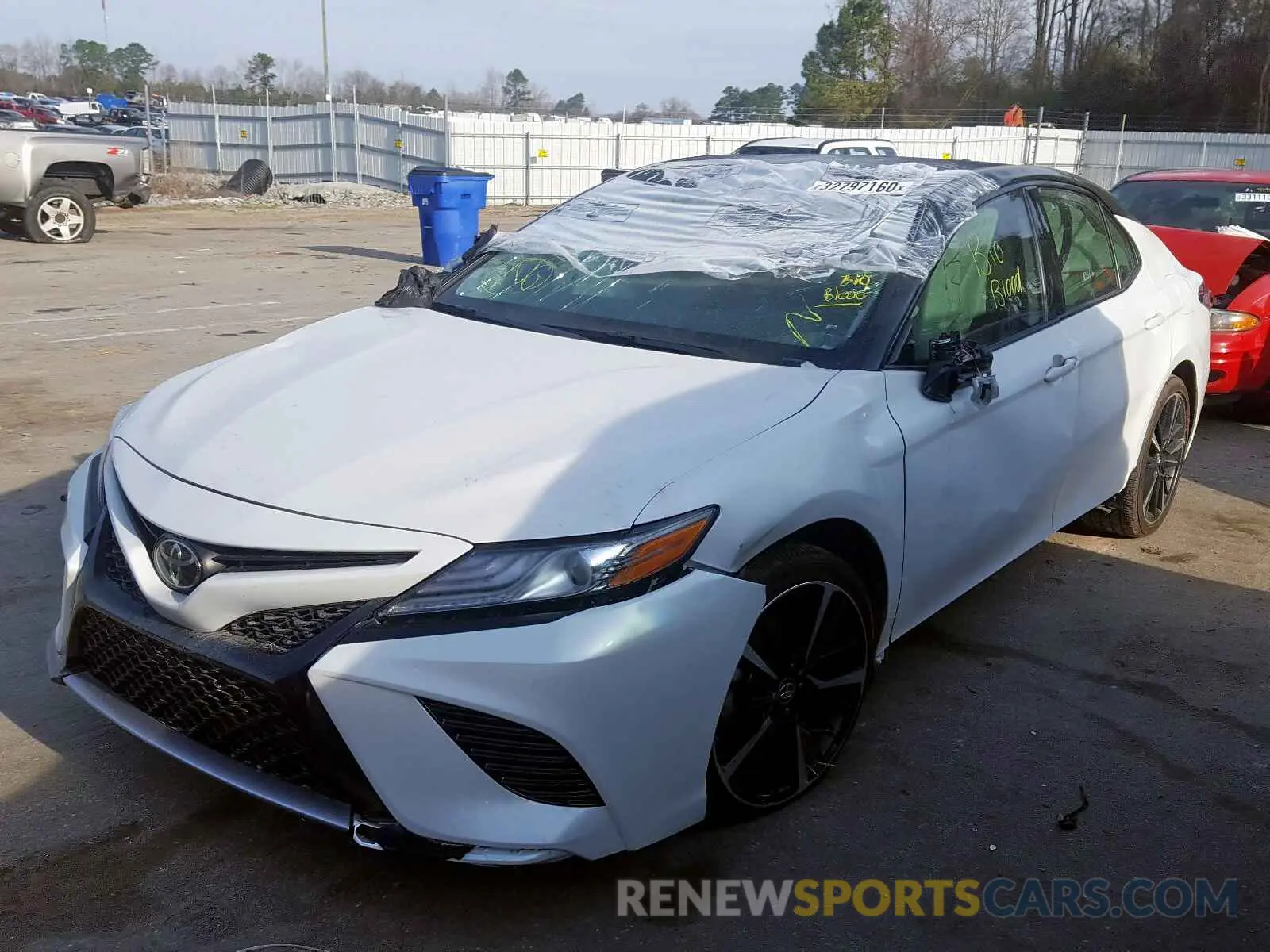 2 Photograph of a damaged car 4T1B61HK0KU246394 TOYOTA CAMRY 2019