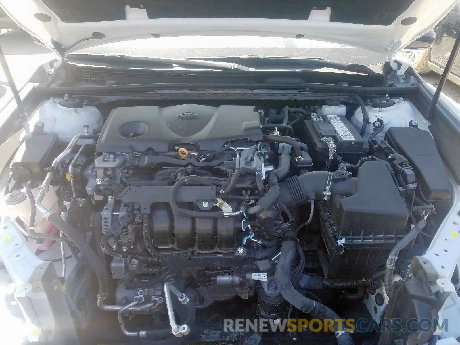 7 Photograph of a damaged car 4T1B61HK0KU260599 TOYOTA CAMRY 2019