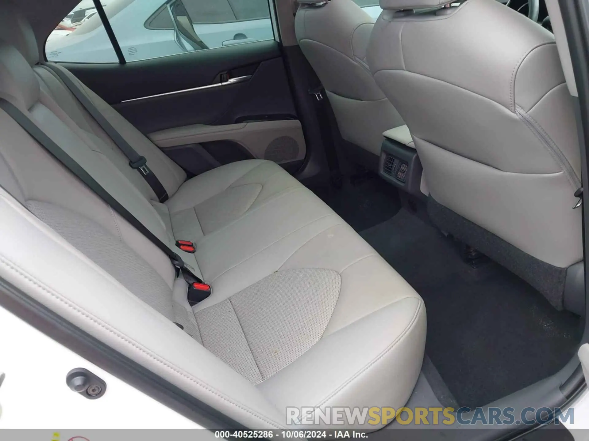 8 Фотография поврежденного автомобиля 4T1B61HK0KU703236 TOYOTA CAMRY 2019