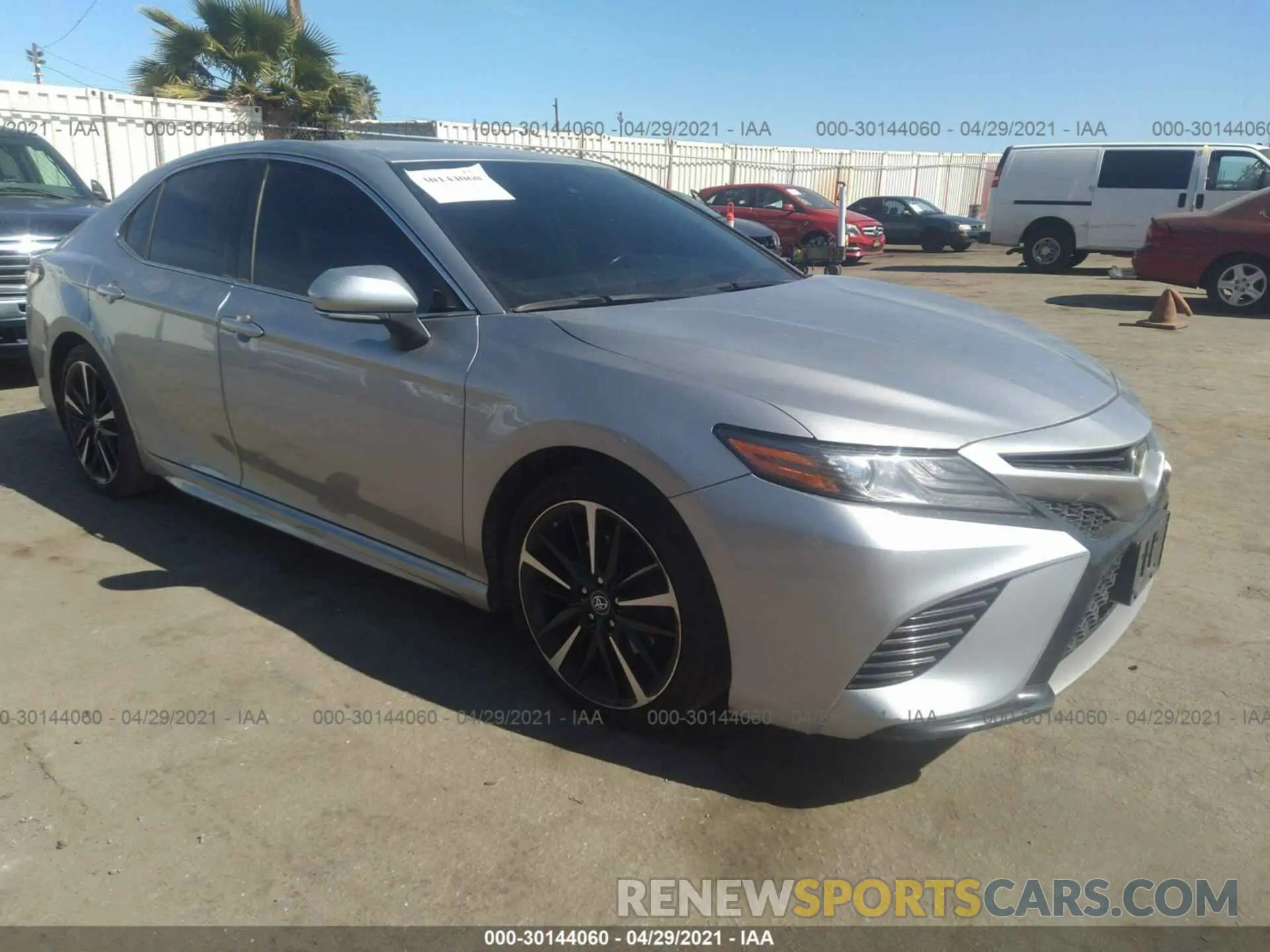 1 Photograph of a damaged car 4T1B61HK0KU717122 TOYOTA CAMRY 2019