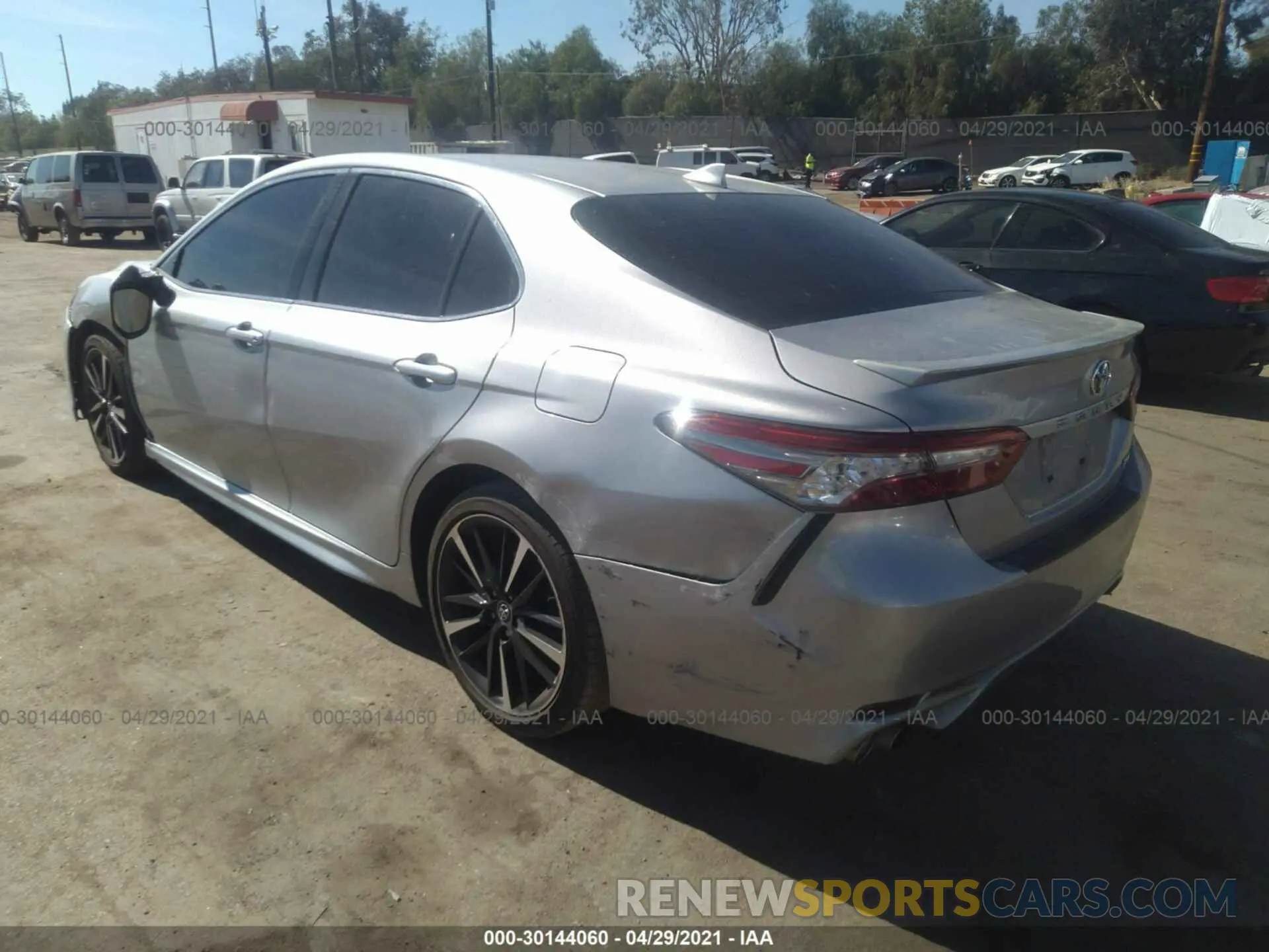 3 Photograph of a damaged car 4T1B61HK0KU717122 TOYOTA CAMRY 2019