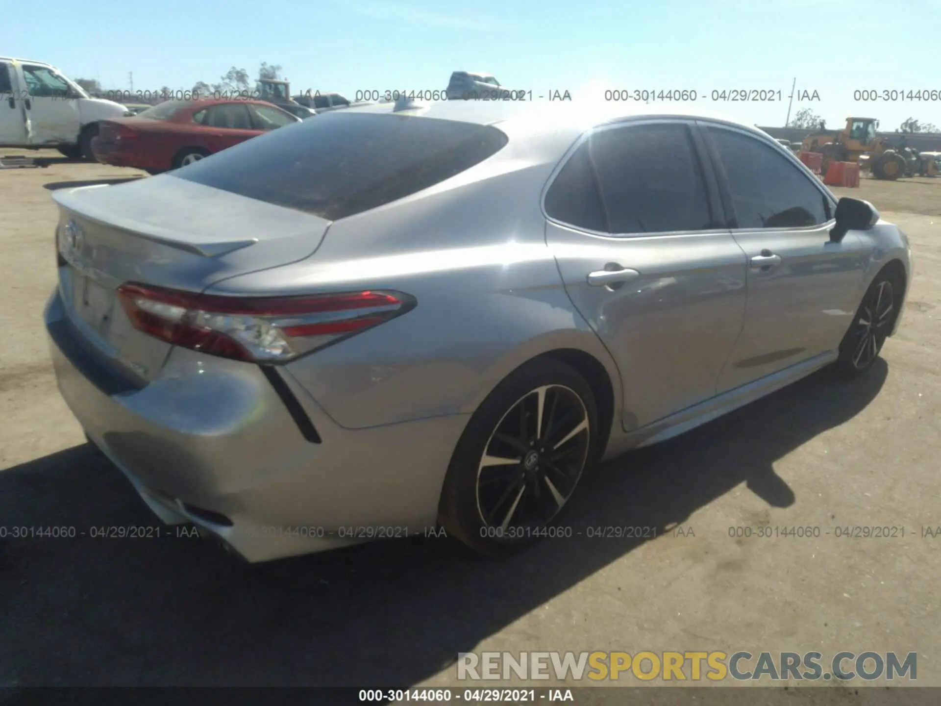 4 Photograph of a damaged car 4T1B61HK0KU717122 TOYOTA CAMRY 2019