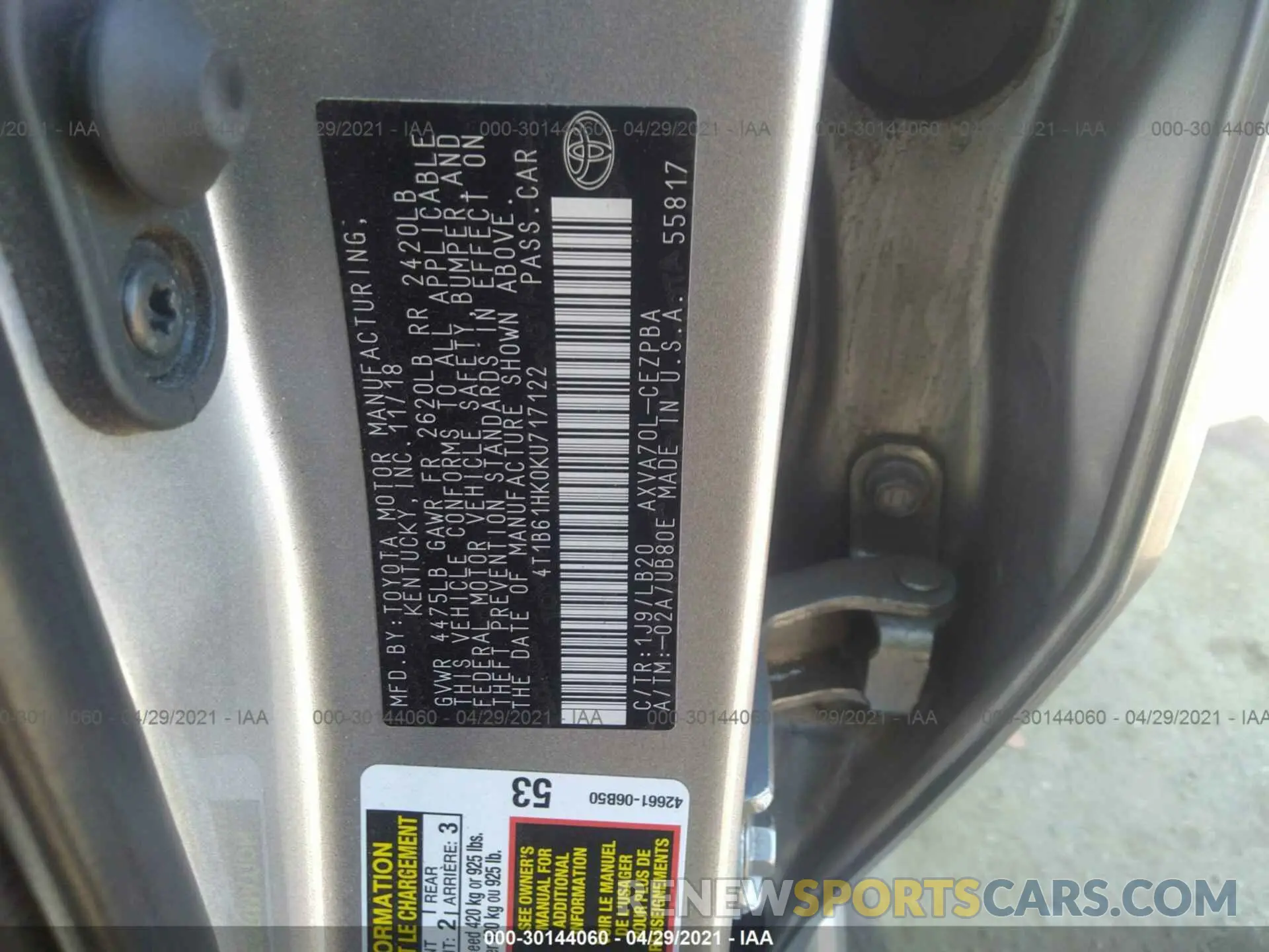 9 Photograph of a damaged car 4T1B61HK0KU717122 TOYOTA CAMRY 2019