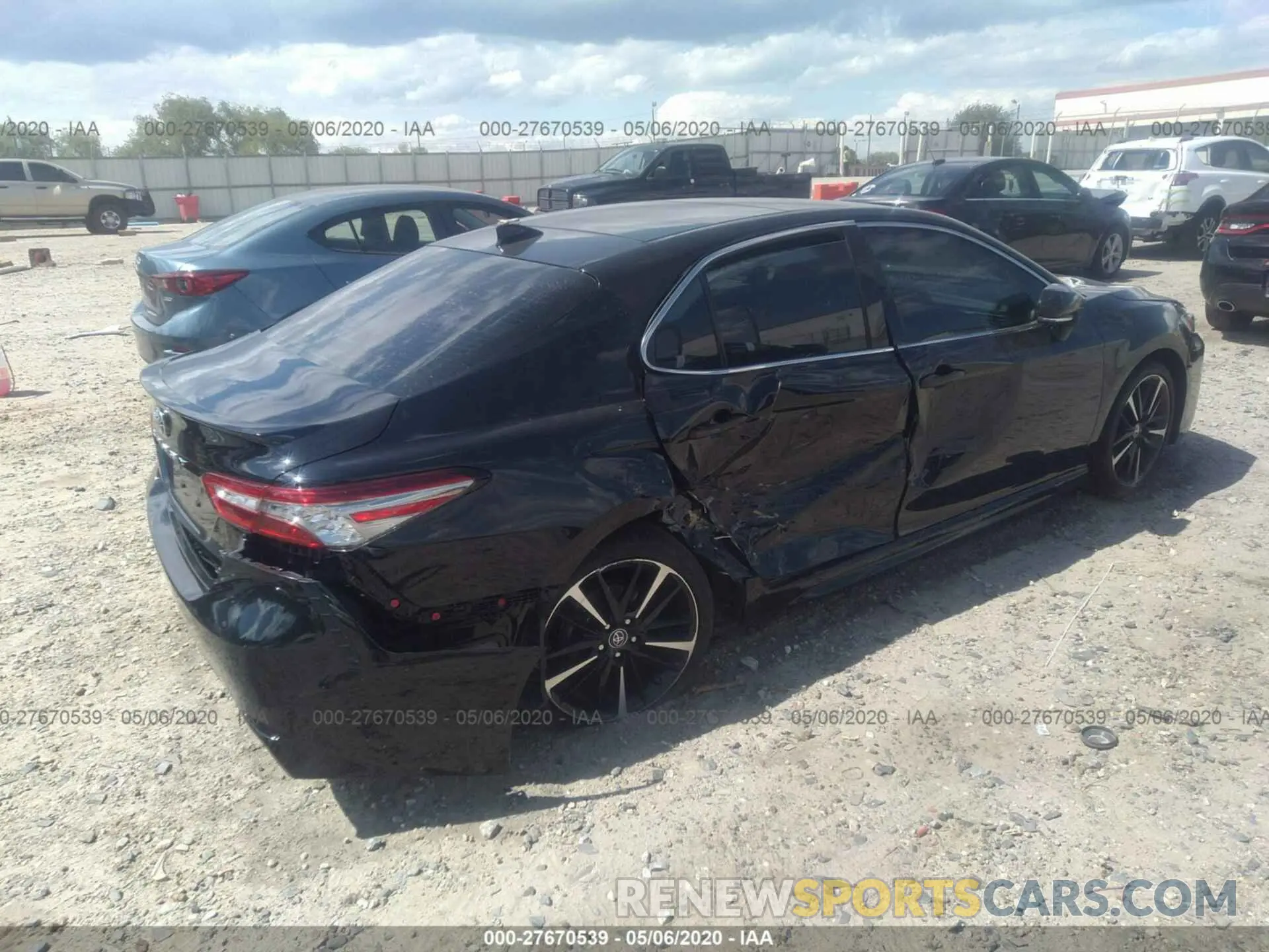 4 Photograph of a damaged car 4T1B61HK0KU758205 TOYOTA CAMRY 2019