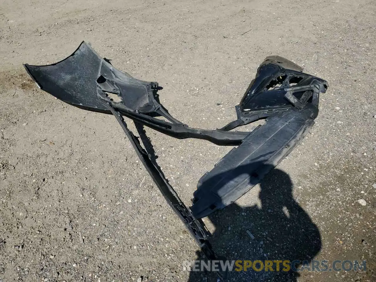 13 Photograph of a damaged car 4T1B61HK0KU770791 TOYOTA CAMRY 2019