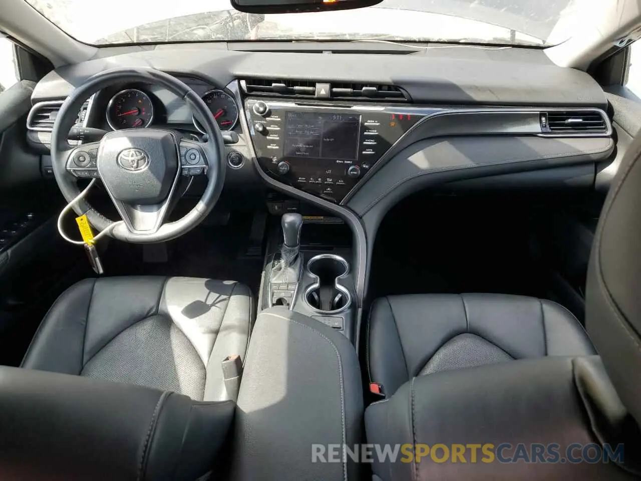 8 Photograph of a damaged car 4T1B61HK0KU828883 TOYOTA CAMRY 2019