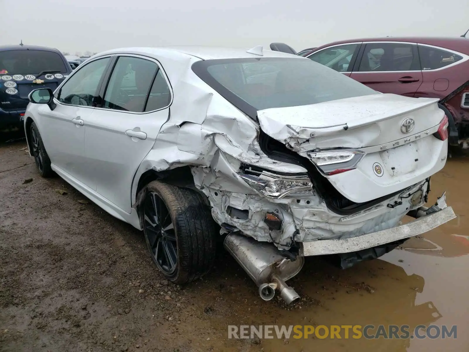 3 Photograph of a damaged car 4T1B61HK0KU853931 TOYOTA CAMRY 2019