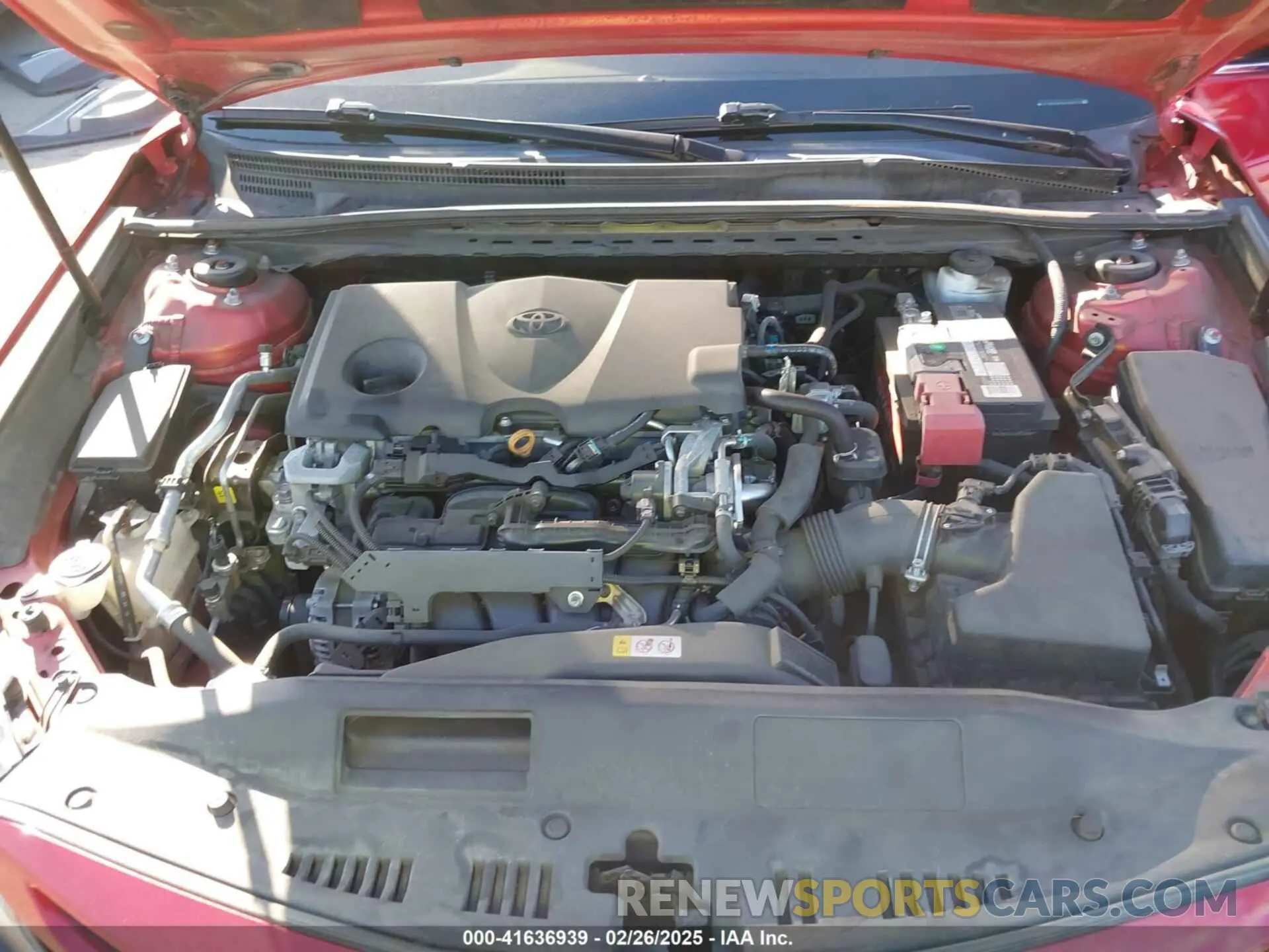 10 Photograph of a damaged car 4T1B61HK1KU168725 TOYOTA CAMRY 2019