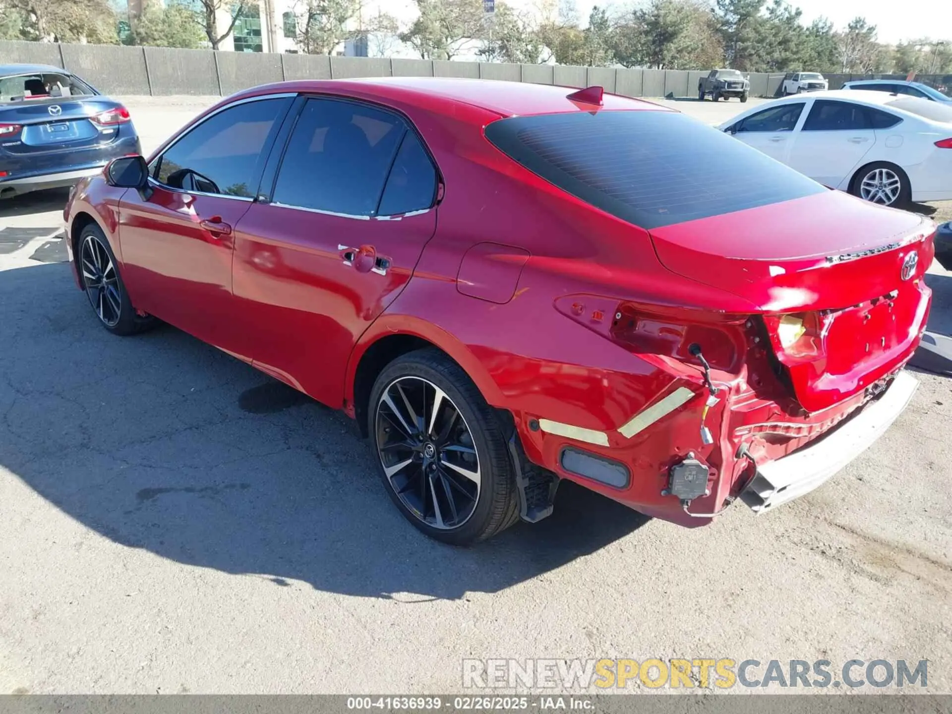 3 Photograph of a damaged car 4T1B61HK1KU168725 TOYOTA CAMRY 2019