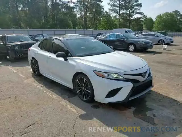 13 Photograph of a damaged car 4T1B61HK1KU222587 TOYOTA CAMRY 2019