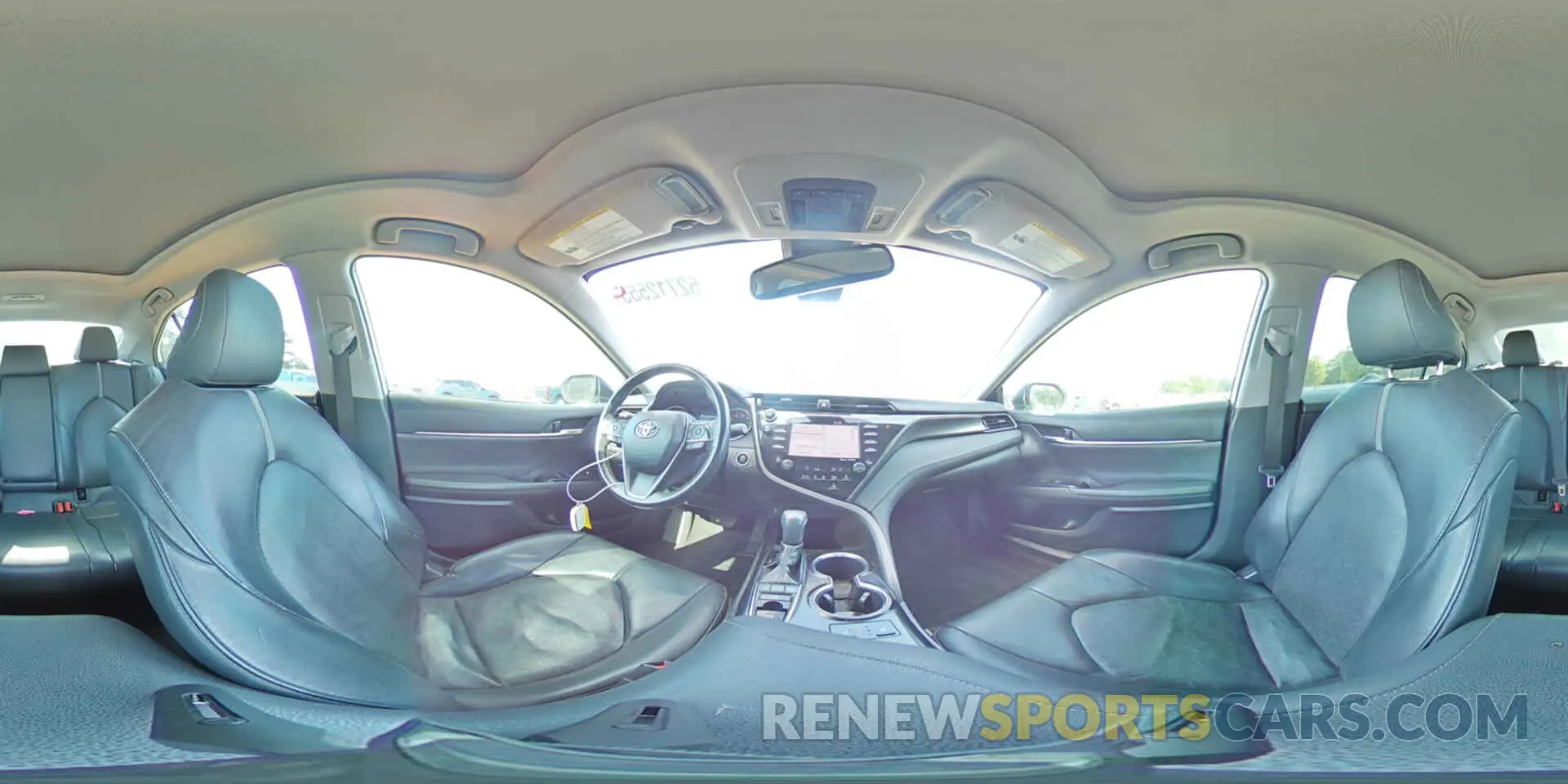 14 Photograph of a damaged car 4T1B61HK1KU222587 TOYOTA CAMRY 2019